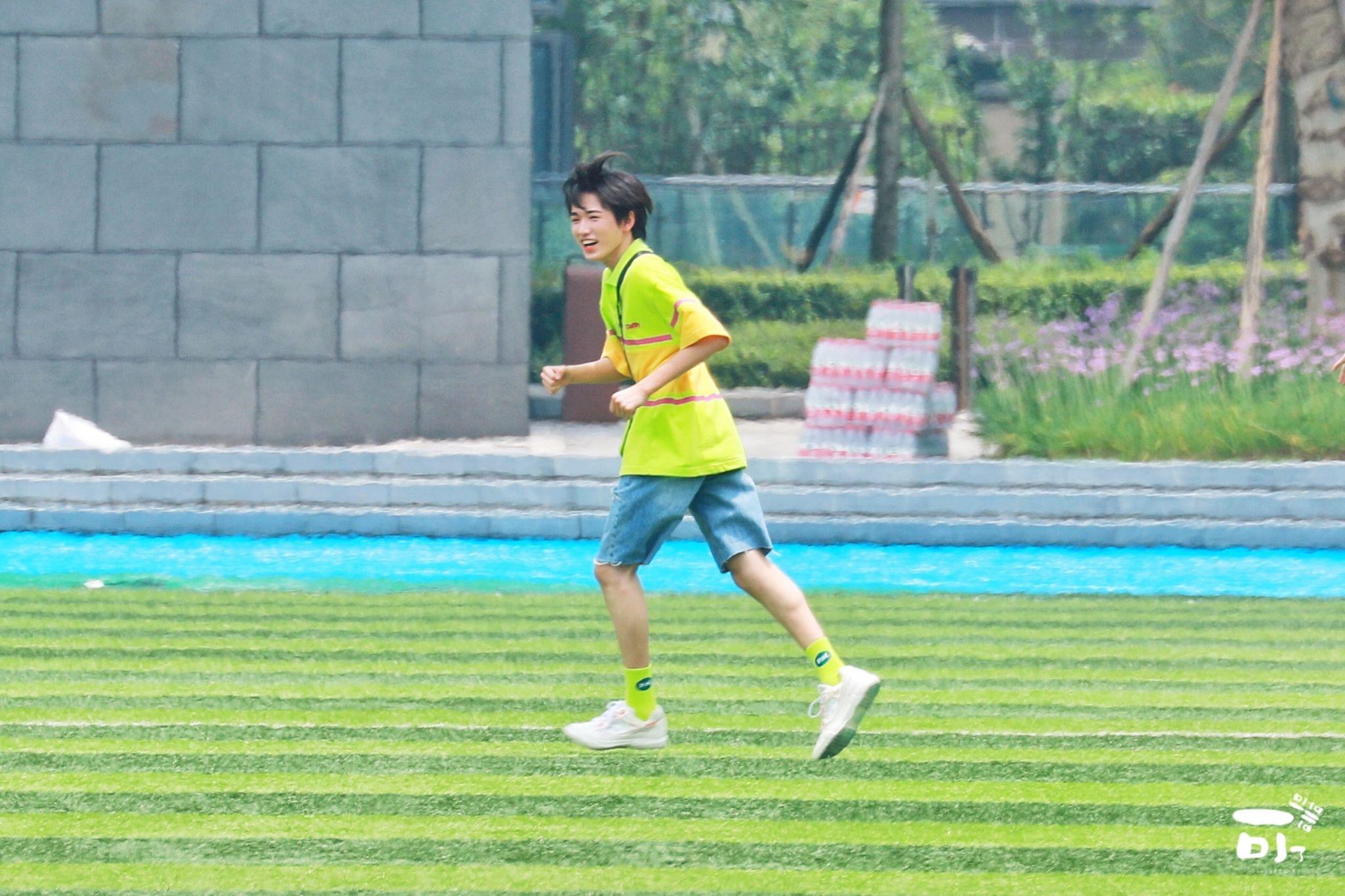 有没有宋亚轩的壁纸