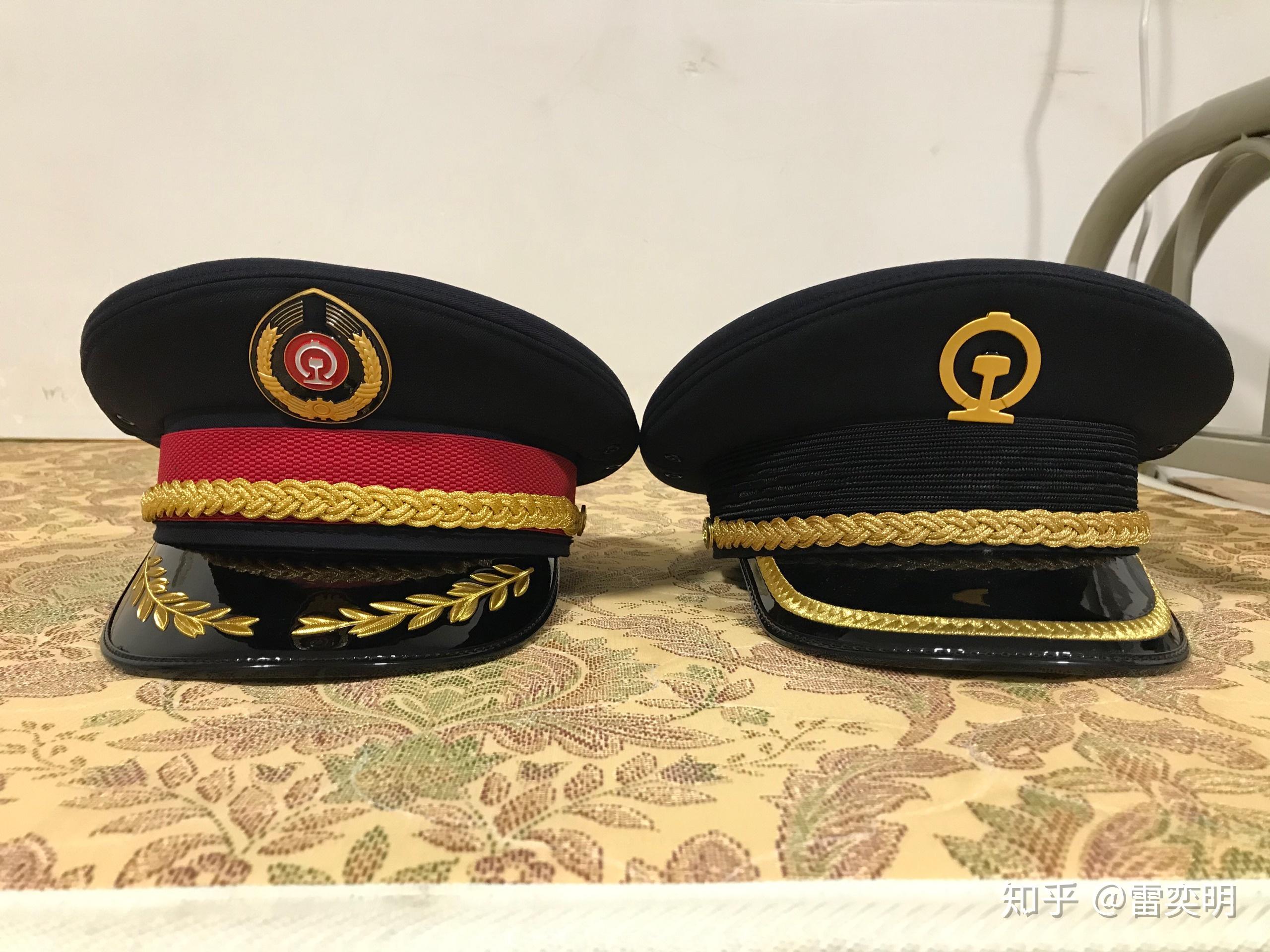 如何评价铁路2019式路服?