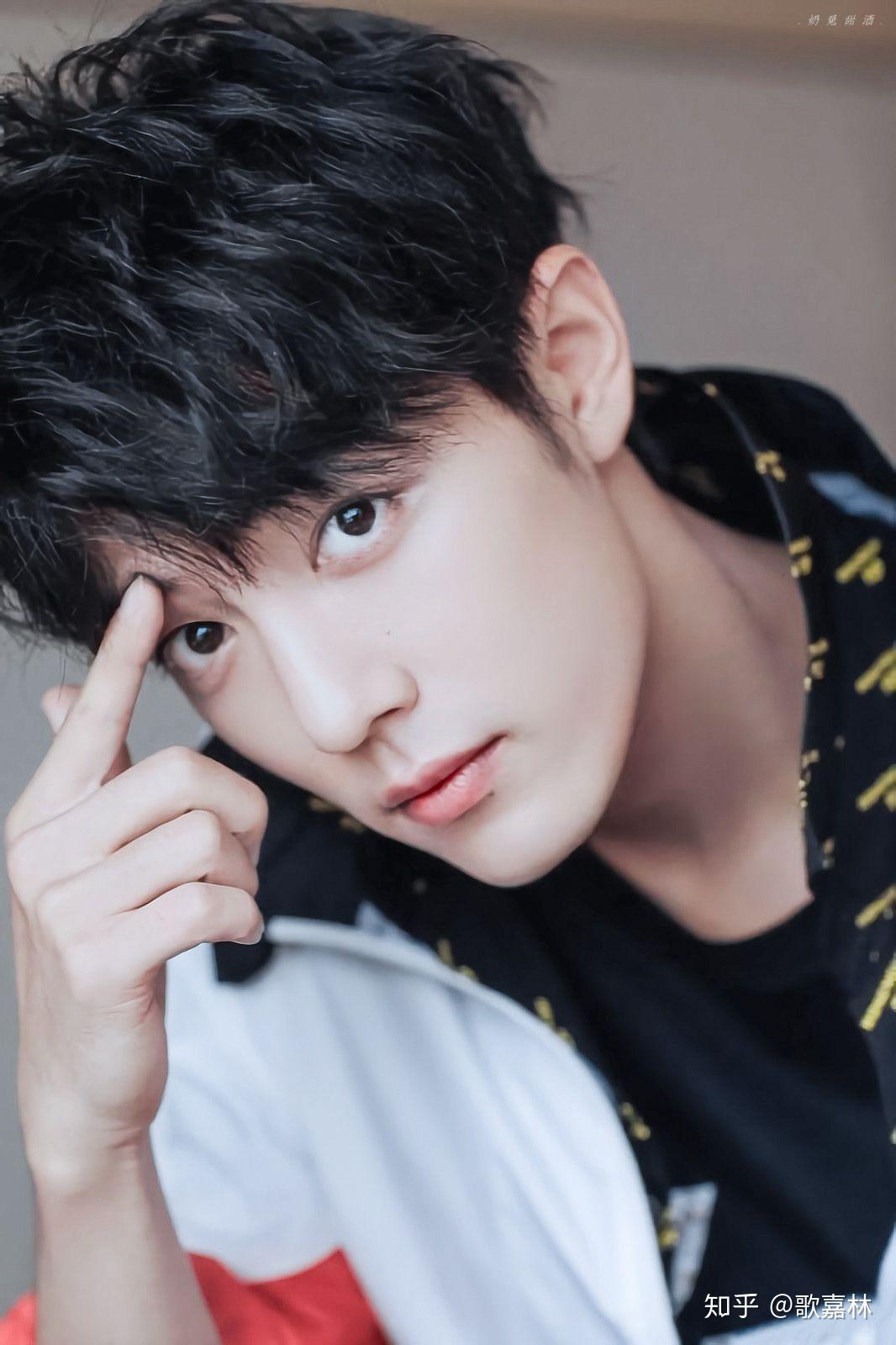 你收集了肖战哪些好看的照片? - 知乎