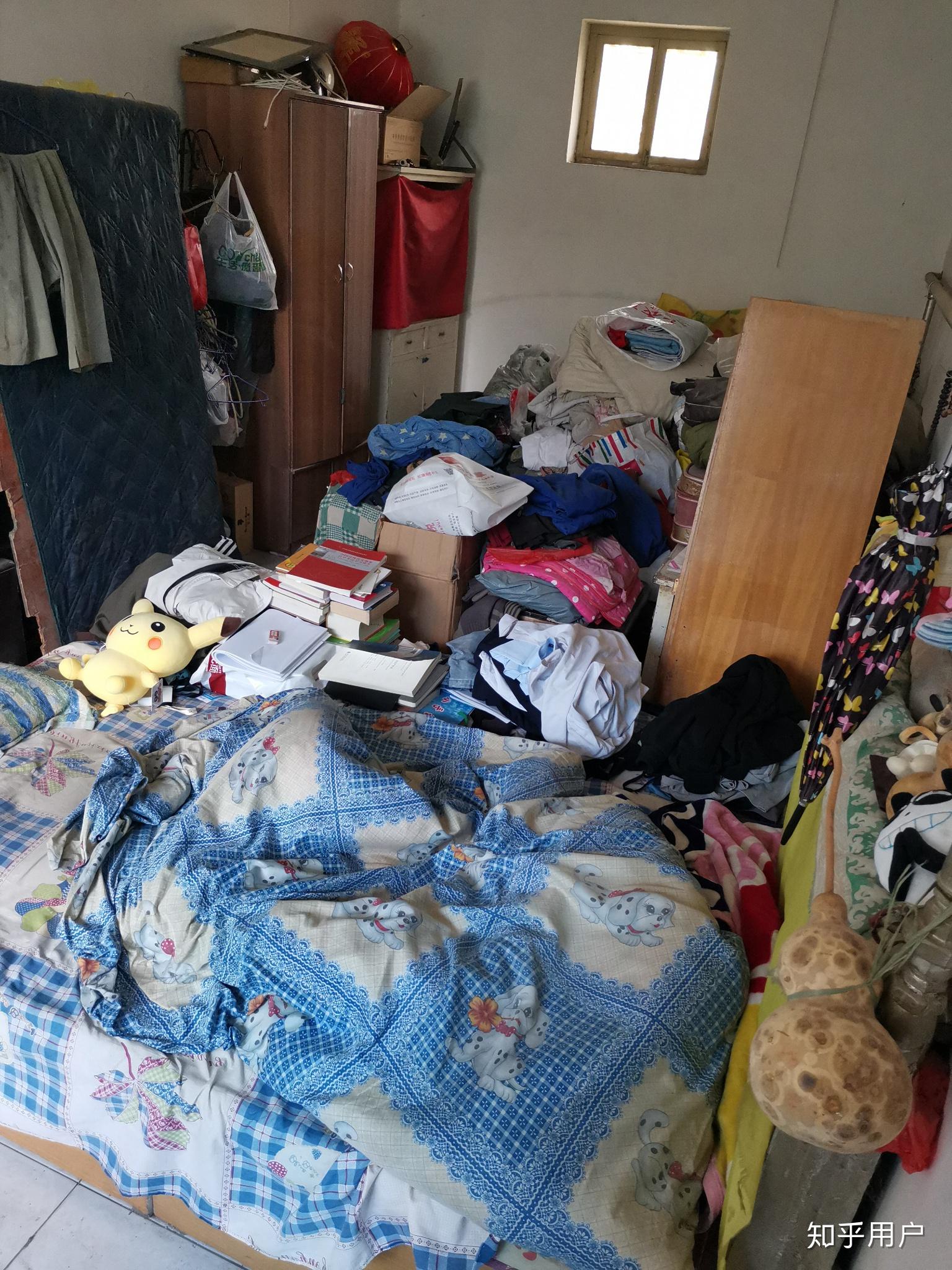 我的妈妈家里卫生做的不好家里很乱很脏爸妈因此吵离婚吵了十几年我妈