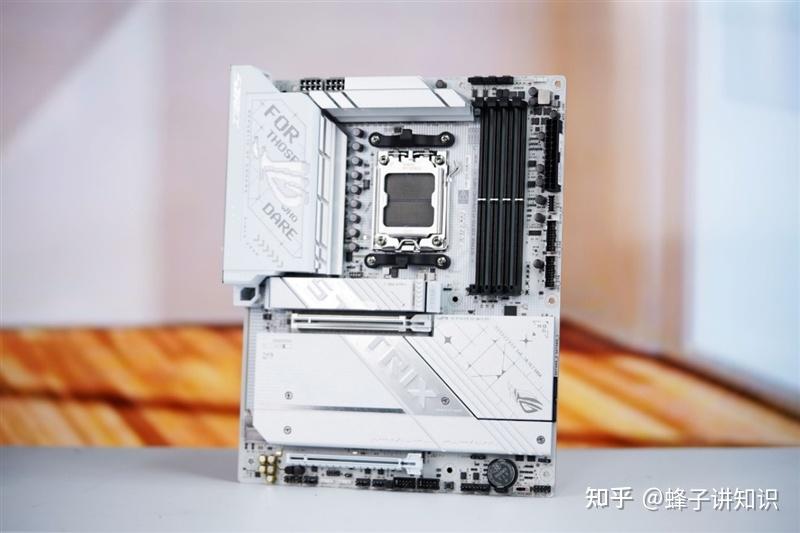 华硕ROG STRIX X870-A GAMING WIFI吹雪主板评测：美貌与实力并存纯白