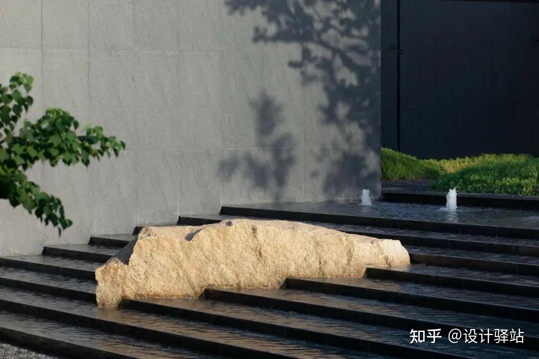 《景观设计与干货6》— 景观置石该如何布置?分类及落地要点 - 知乎