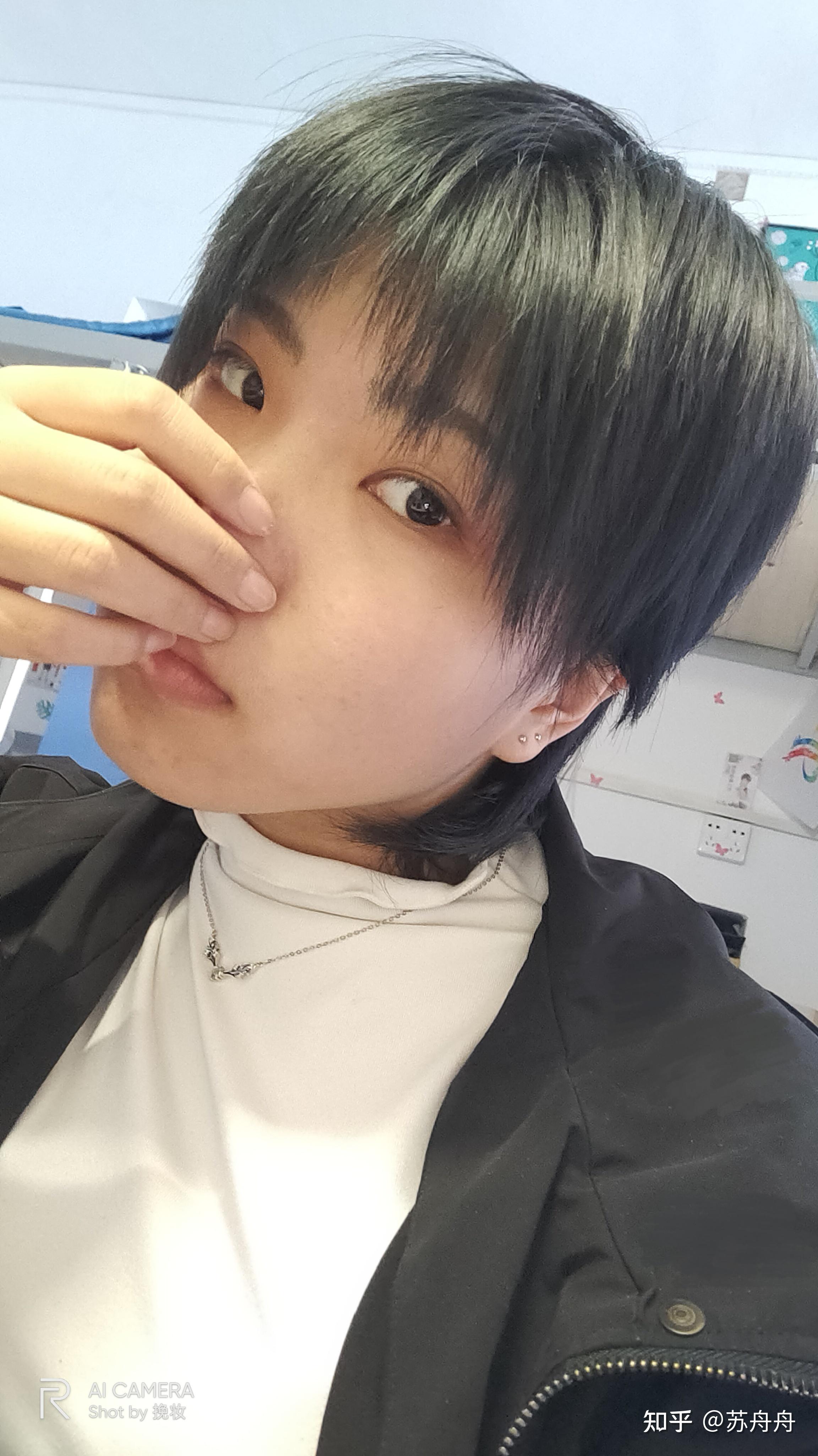 剪短发后发现很丑,而且还有不到俩星期就开学了咋办? - 知乎