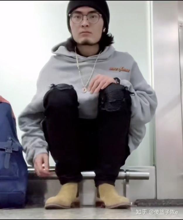 能不能贡献出你们带篮子的表情包