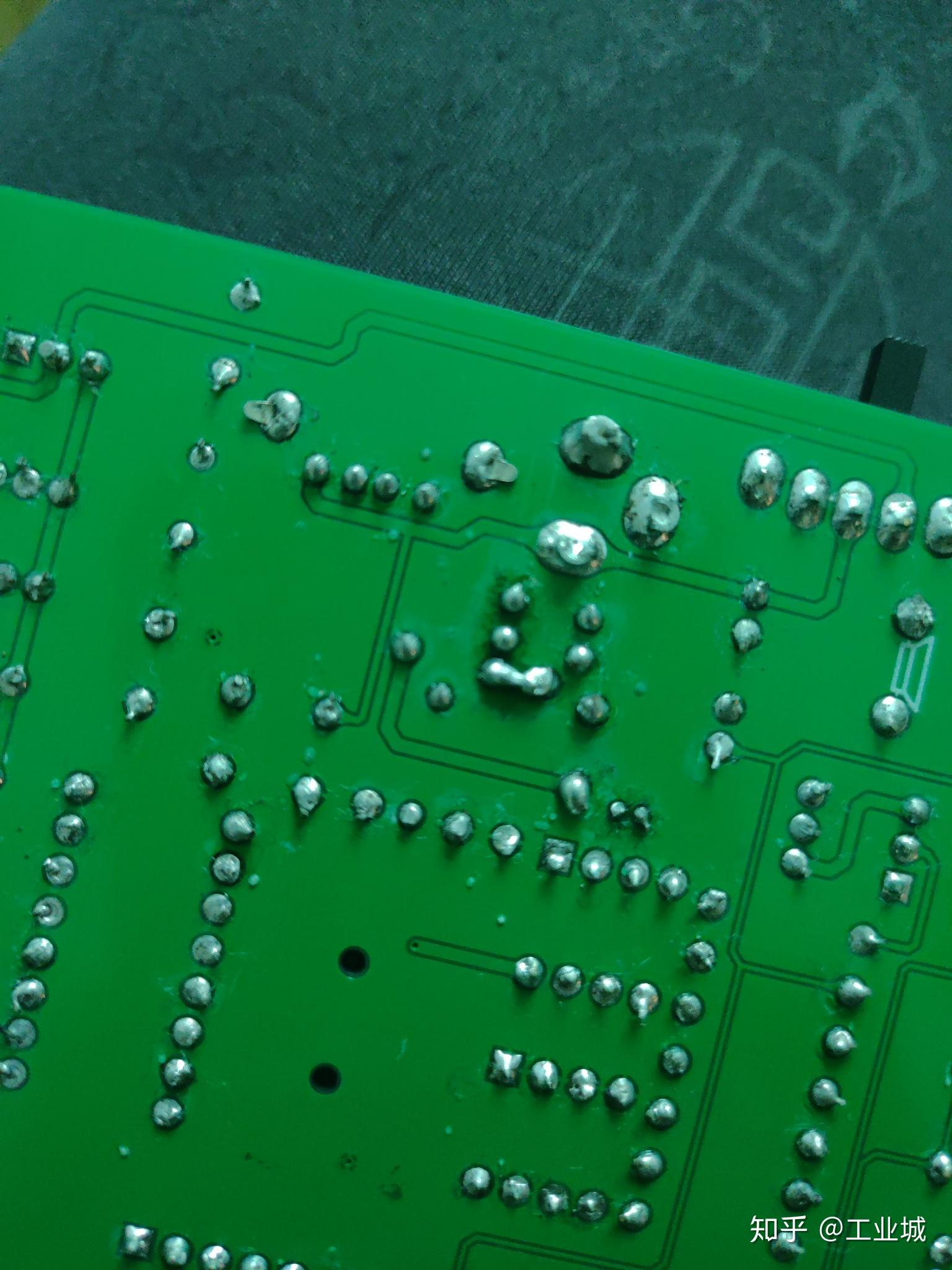 焊盘没完全脱落只翘起来一点点还能用吗