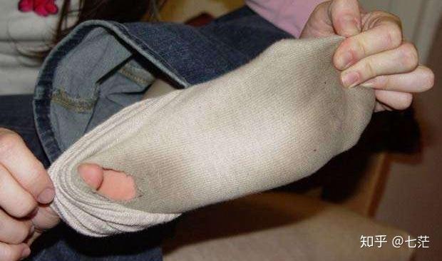 袜子,脱下来应该放哪儿?
