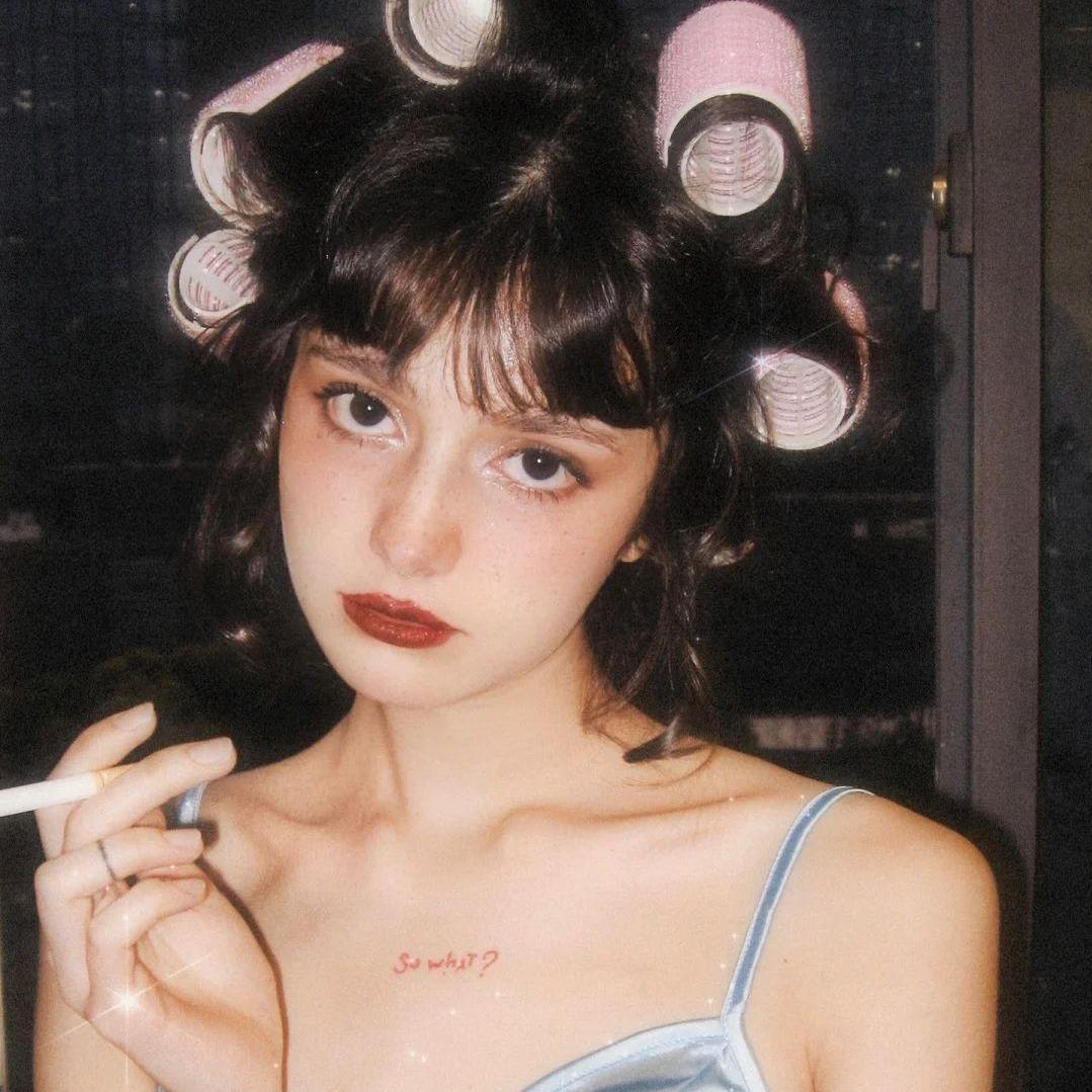 有哪些小众但是很惊艳的真人女生头像?