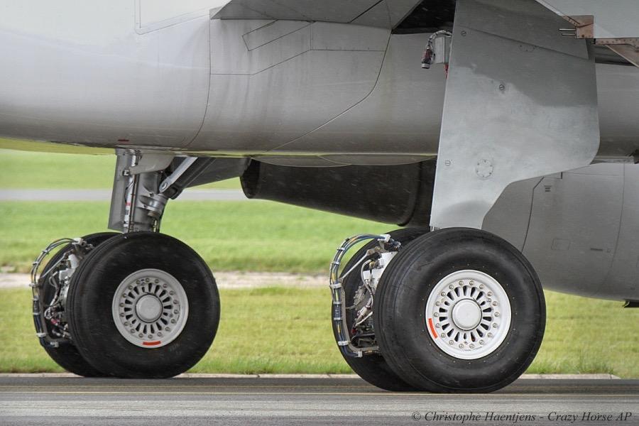 飞机的起落架有动力装置吗? - 知乎