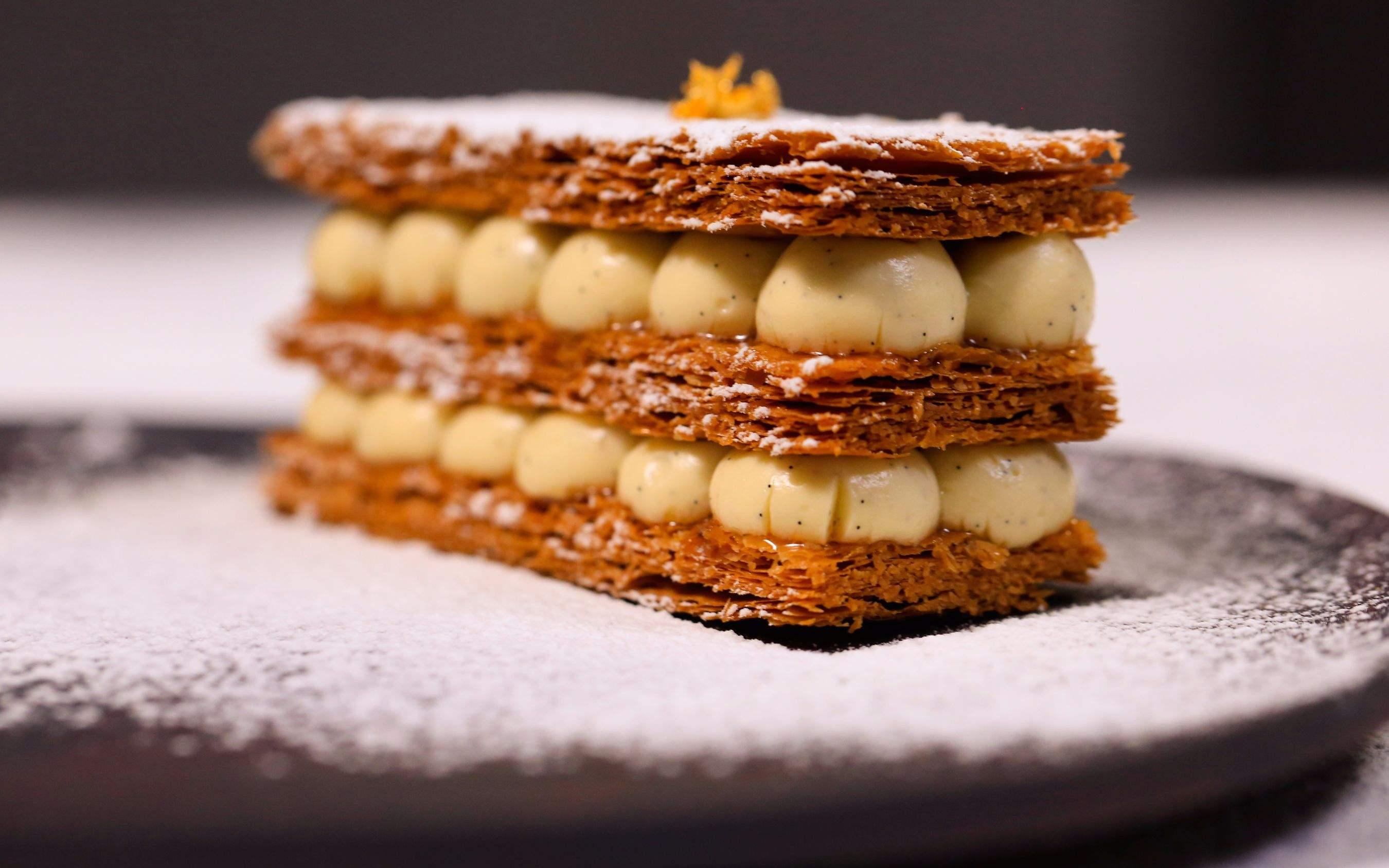 吃拿破仑蛋糕的奥义到底在哪里!口感像纸壳还掉渣? - 知乎