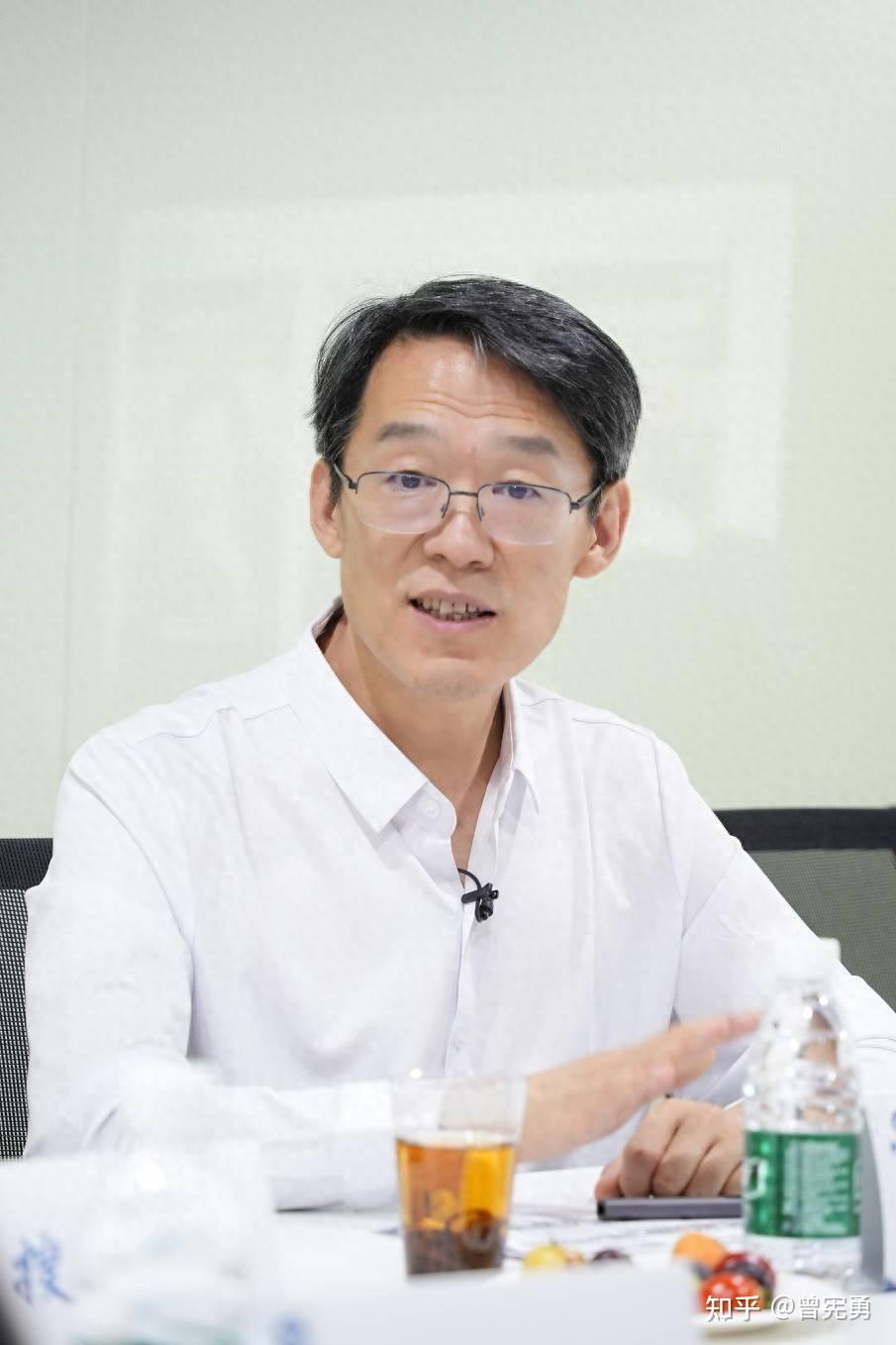 AI时代怕失业？985海归教授李泽用“反卷秘籍” 戳破生存焦虑 - 知乎