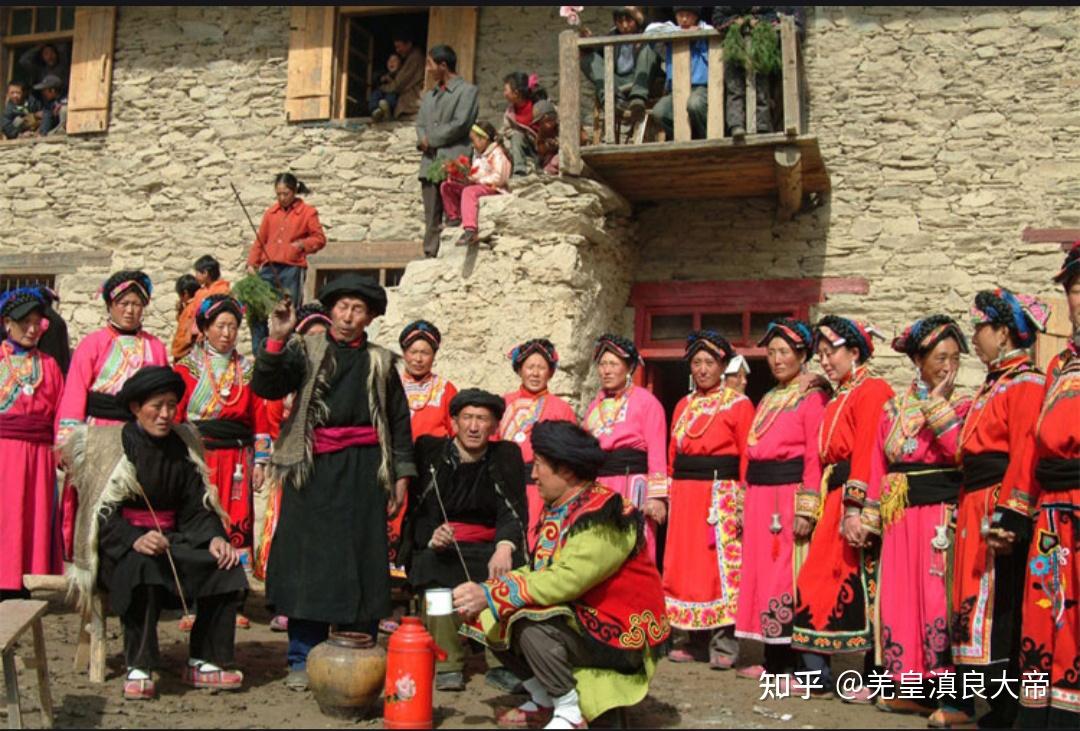“穿毡戴絔”羌胡头帕在五胡十六国的盛行,与现在四川羌族头帕的一脉相传 - 知乎
