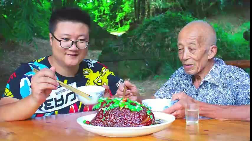 阿公买了3斤多肘子阿米秘制双椒肘子软烂爽口吃爽了