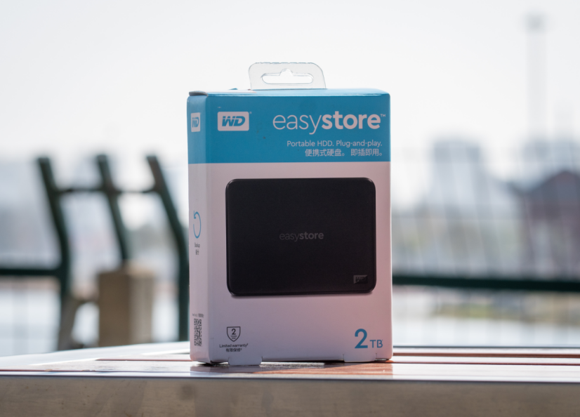 【移动硬盘推荐】开学季学生存储焦虑怎么解?一块 WD easystore™ 移动硬盘,让课件、作业、照片、游戏都井井有条