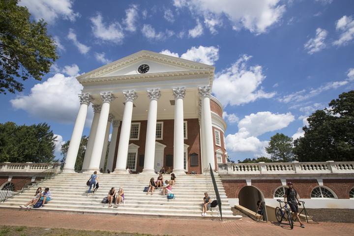 美国东部排名第一的公立高校弗吉尼亚大学