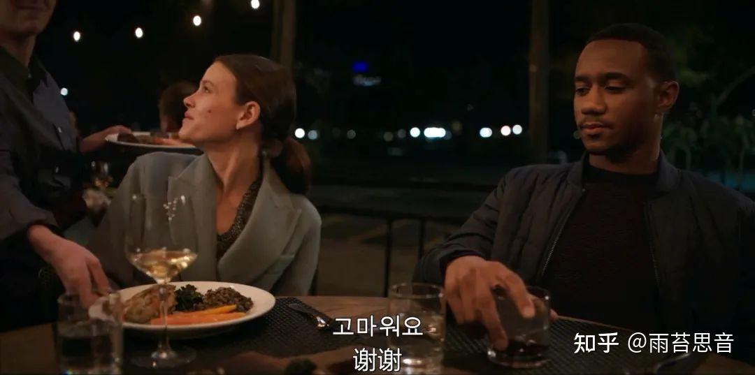 如何评价美国电影《危笑》? - 知乎
