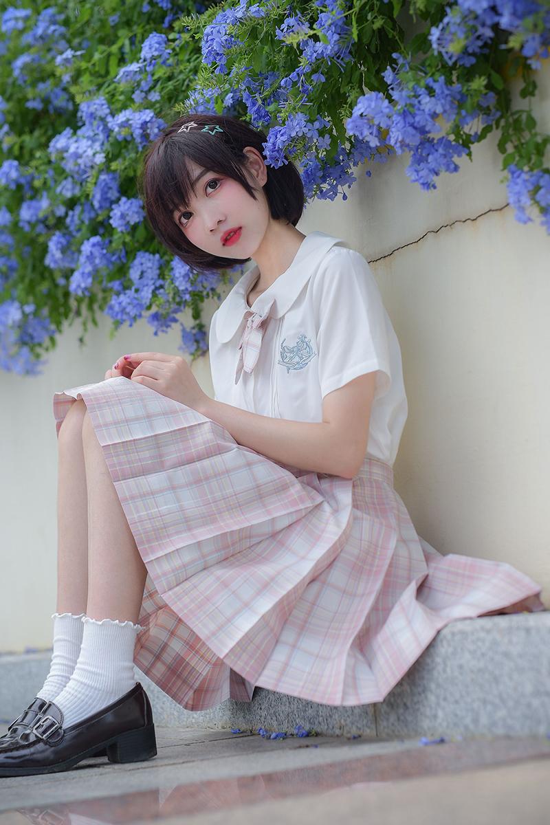 女生为什么都要穿白袜子和jk?