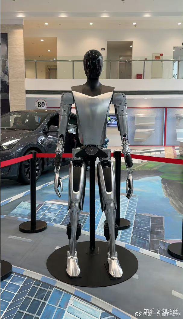 特斯拉人形机器人 optimus 第二代即将发布,步行速度提升30%,还有哪些