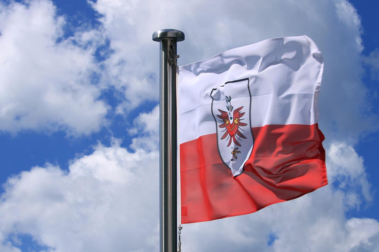 米蓝色是什么颜色搭配