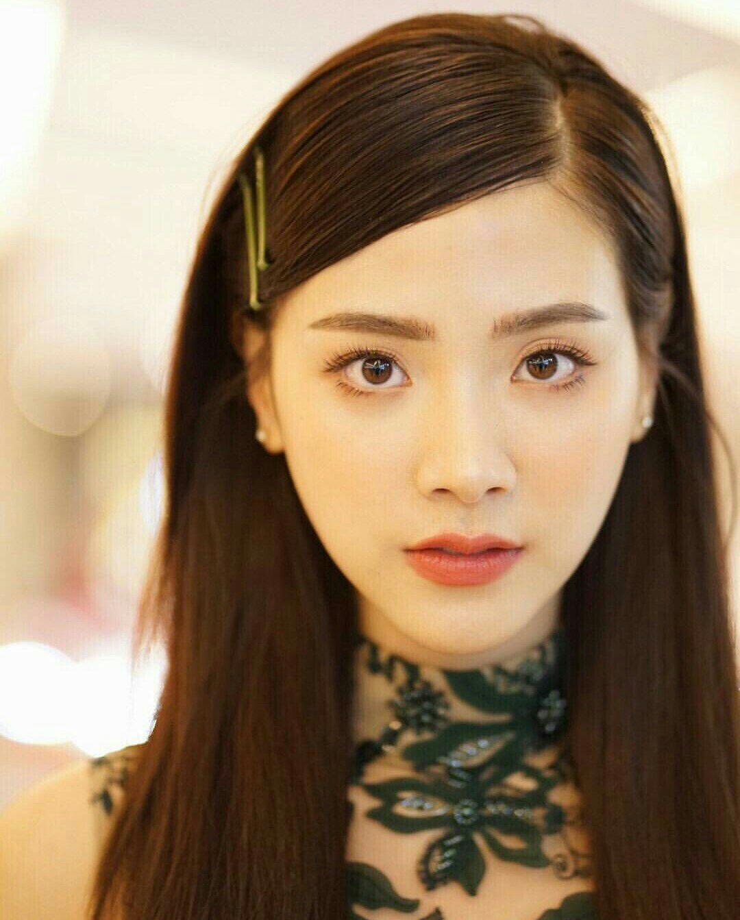 如何评价泰国女演员平采娜长相? - 知乎