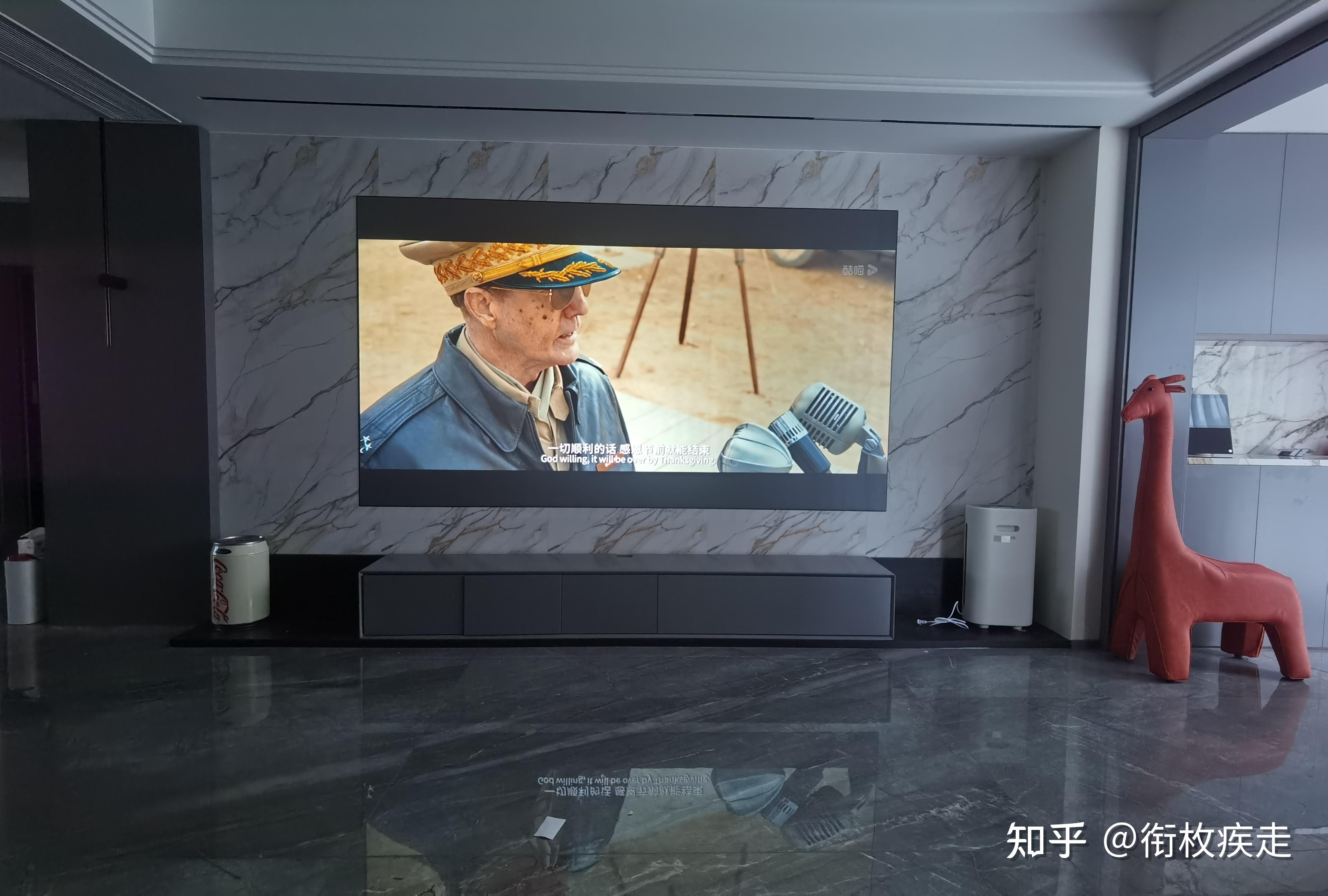 打算在客厅放一个100寸的大屏幕,激光电视和投影仪哪个更合适? - 知乎