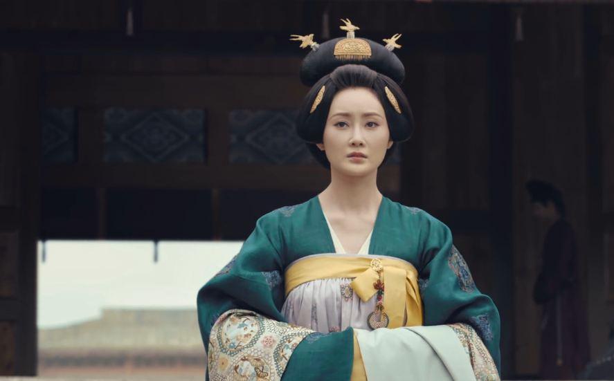 在剧中有两位女子让人越看越心疼,一位是陆盈盈,另一位就是韩王妃.