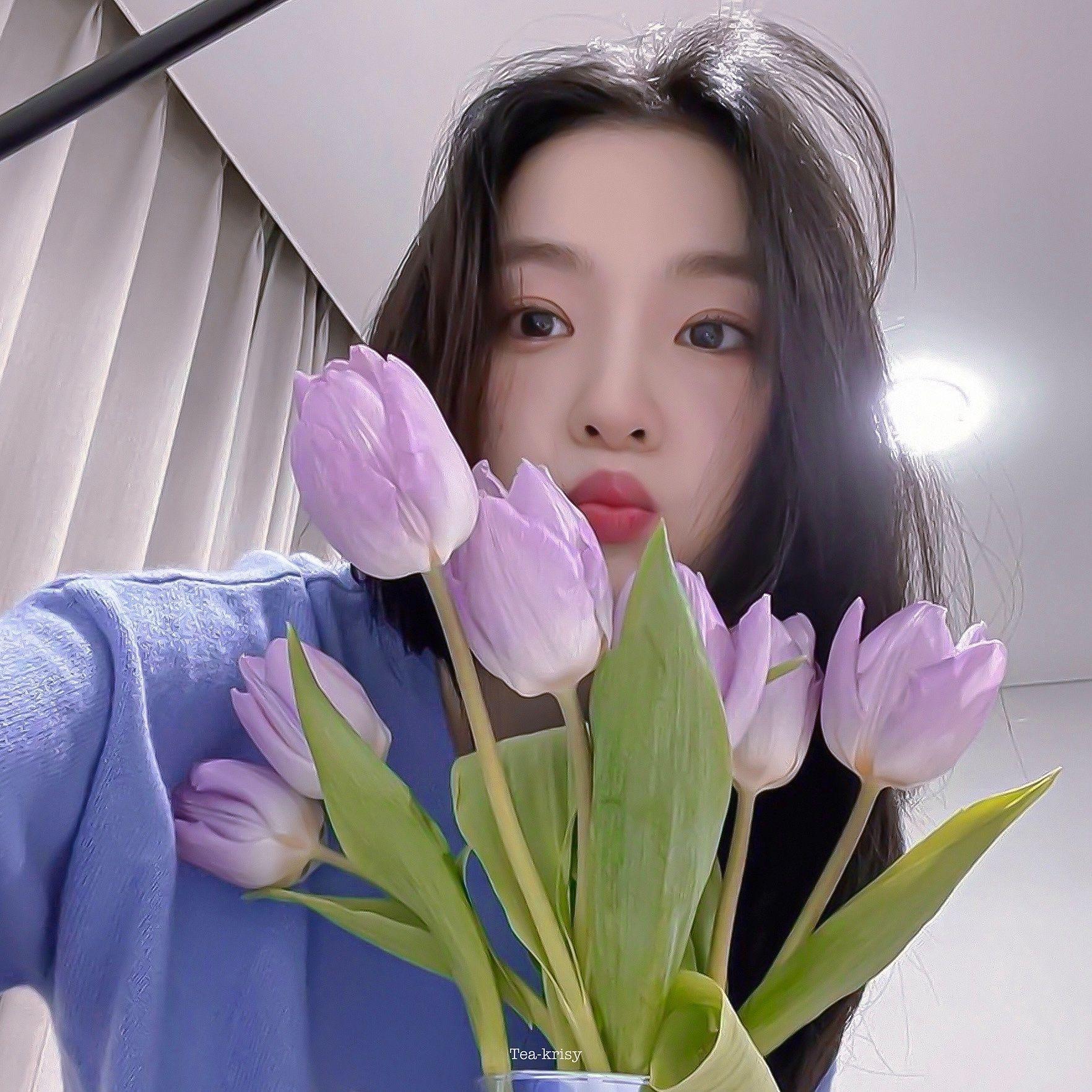 突然发现前izone的权恩妃(权姐)和red velvet的裴珠泫(裴姐)长得好像