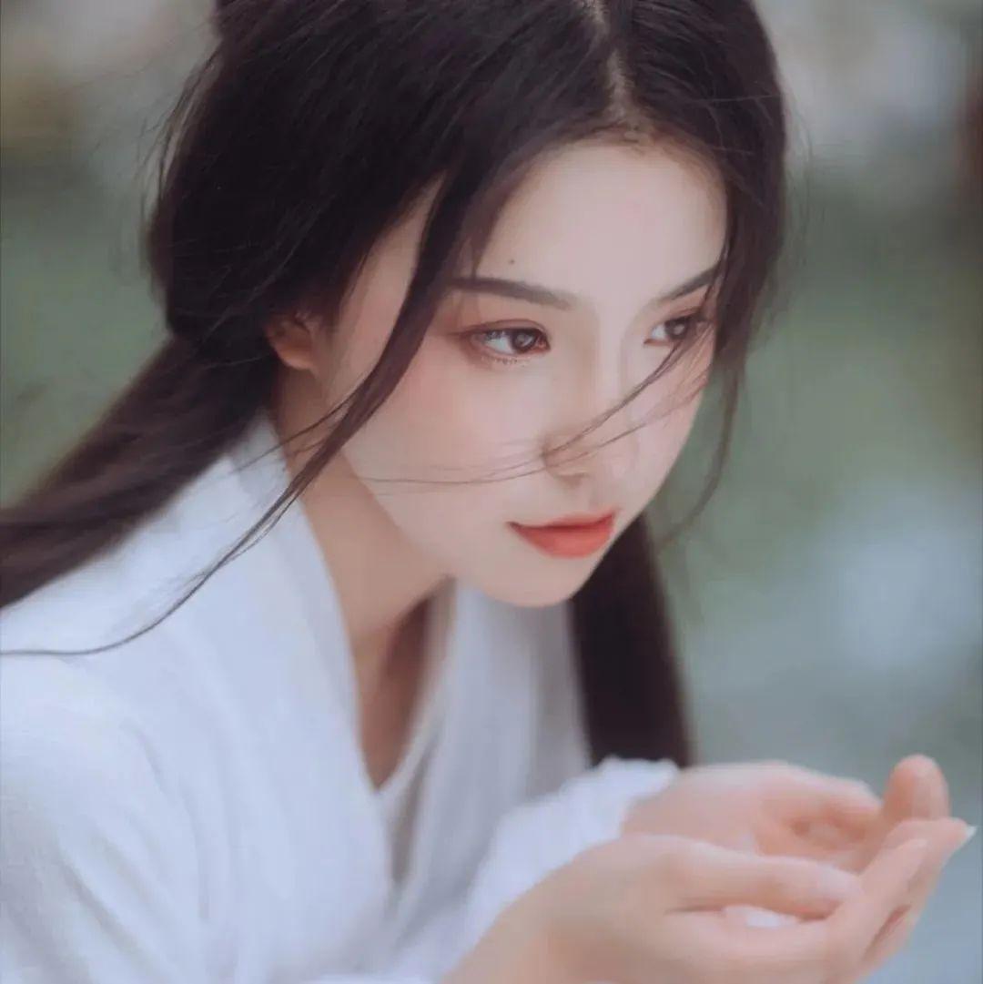 有哪些真人古风小姐姐的头像? - 知乎