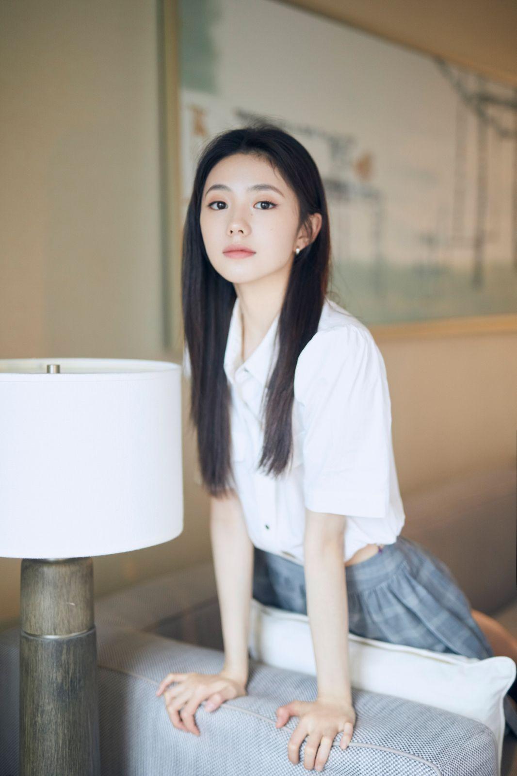 哪位大佬可以给我几张刘浩存的高清壁纸呐