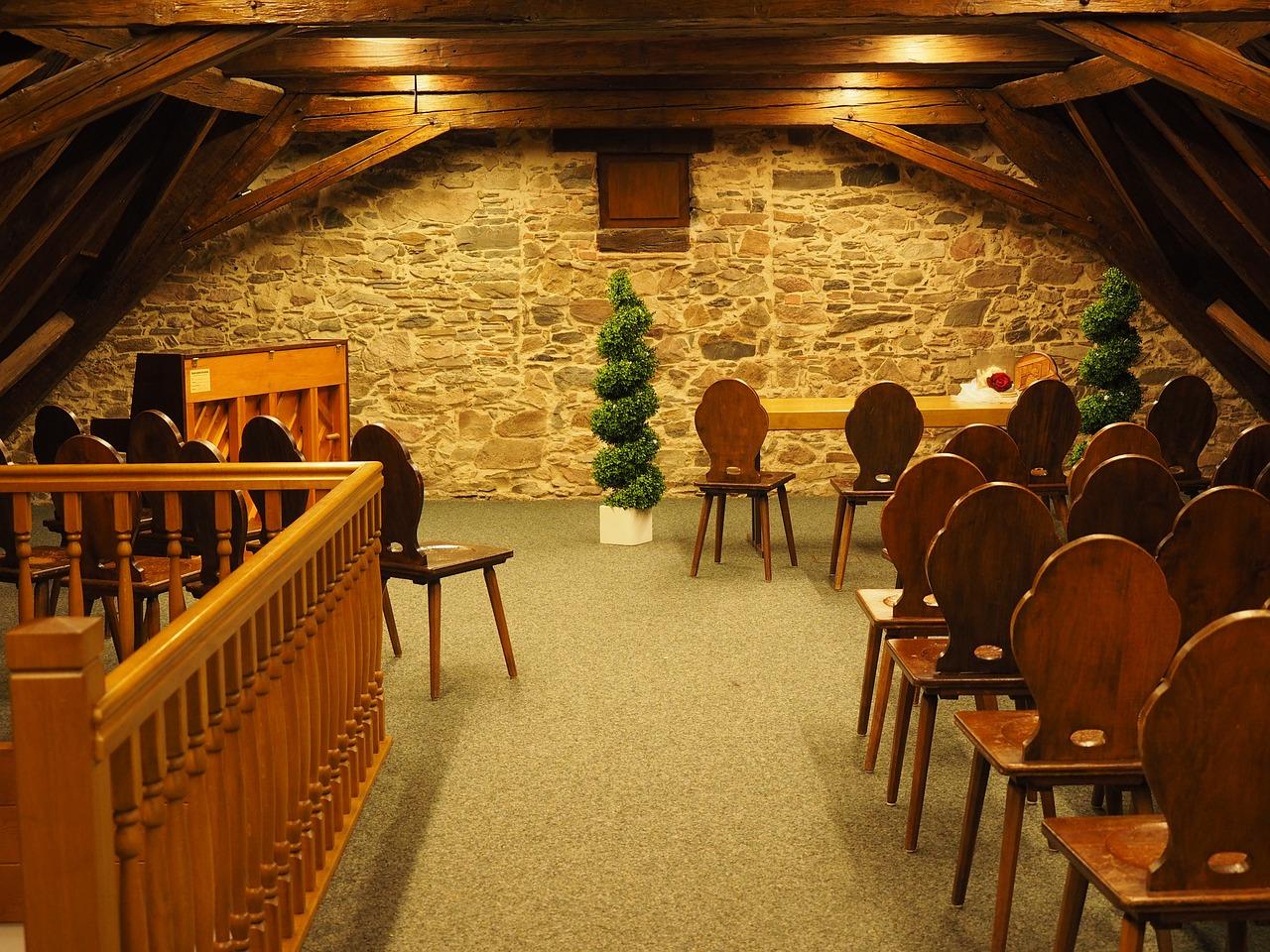 雇保姆去哪里备案