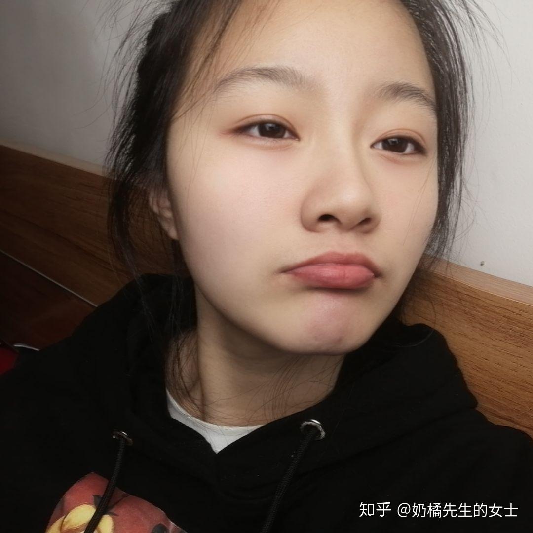 有没有蒜头鼻但是长得好看的女孩子啊