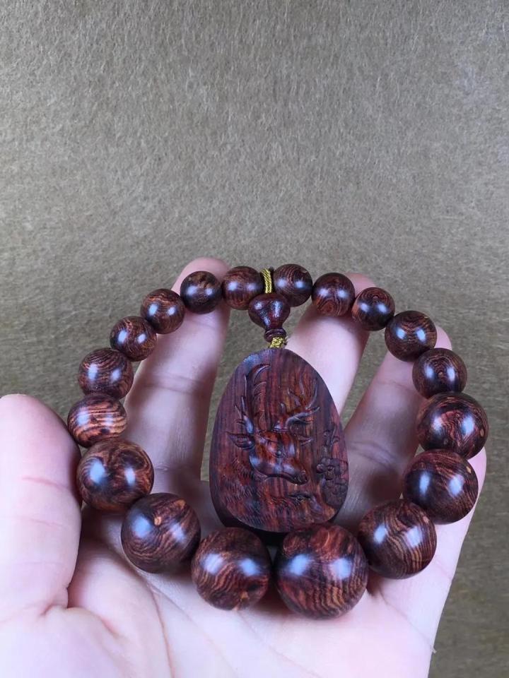 花梨木不是海南黄花梨 挑手串时要分清区别 知乎