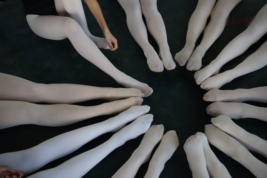 [合集]清纯学妹《大西瓜爱牙膏》全套4系合集随包视频（W系23套舞蹈生服饰），大小428G-佳人吧