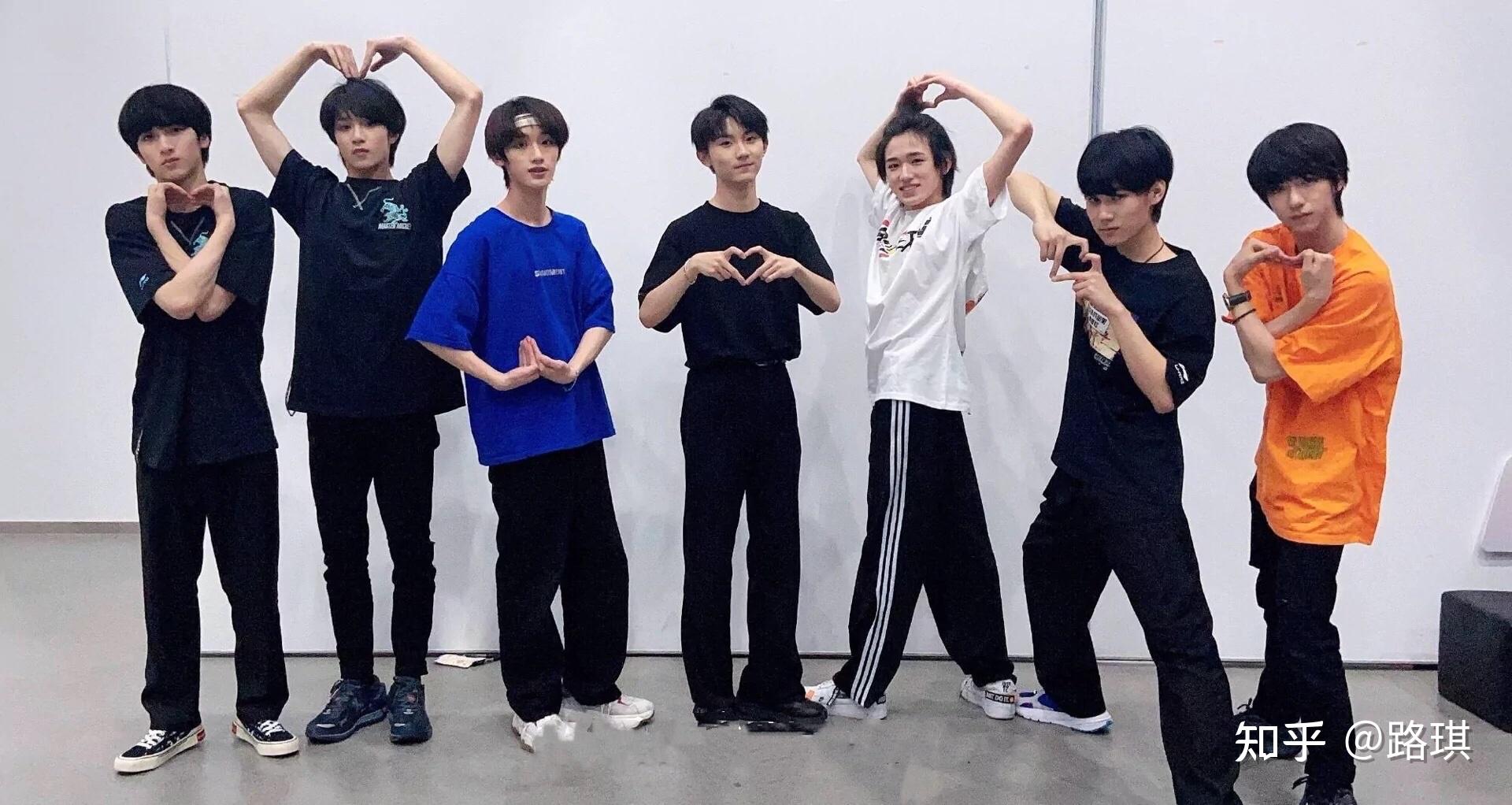 可以分享你手机里时代少年团的团体照吗