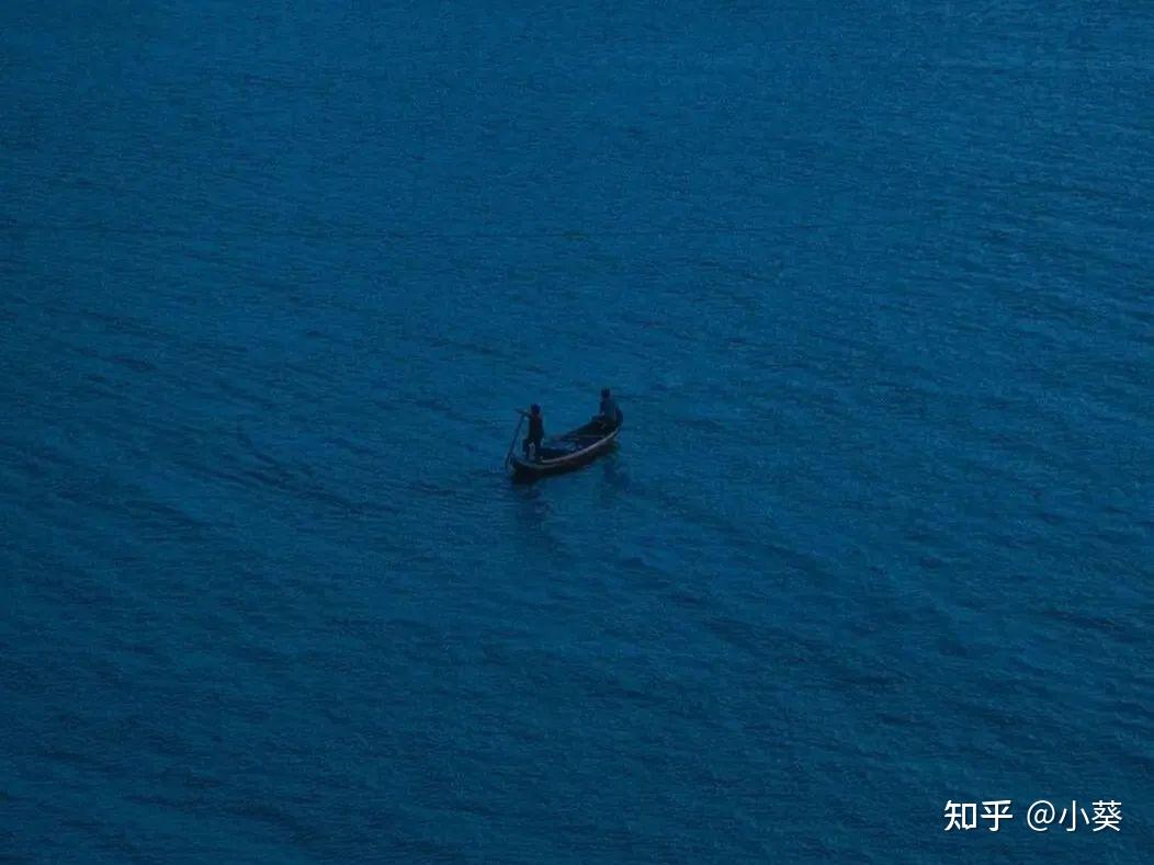 库索 “我不想拥有海，我想变成海” 知乎 