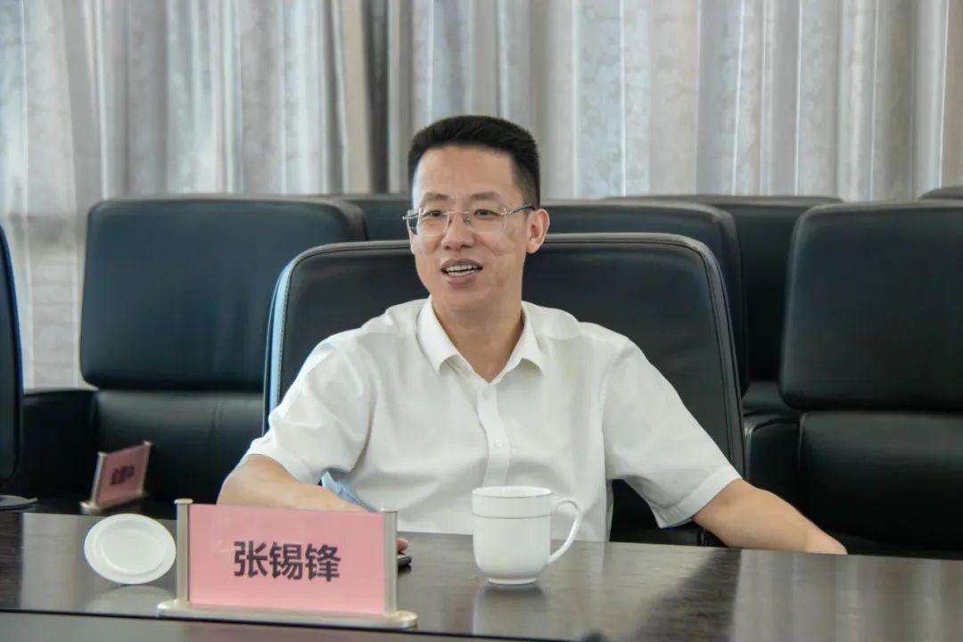秀洲区委书记张锡锋调研鼎美智装 共谋