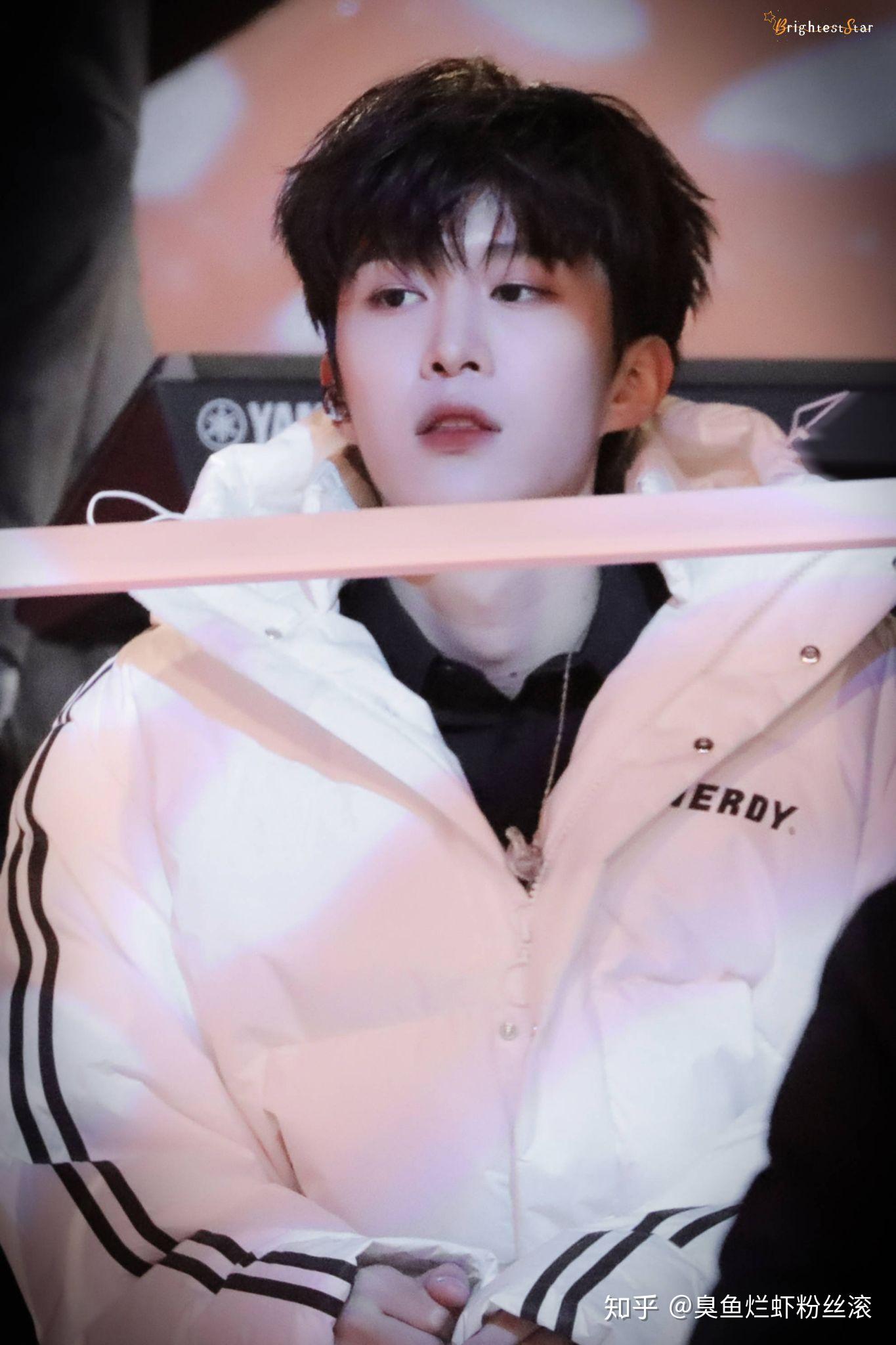 范丞丞有没有惊为天人的帅气壁纸和出圈神图? - 知乎