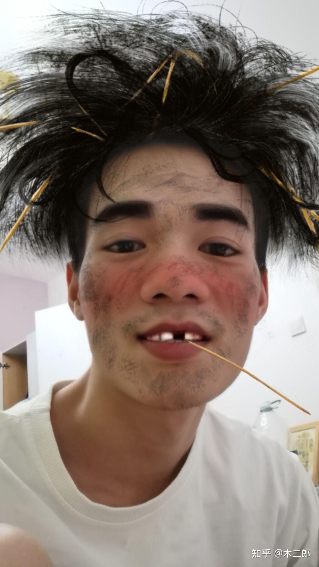 有没有长得丑的男生照片分享一下.我想知道什么样算丑 ?