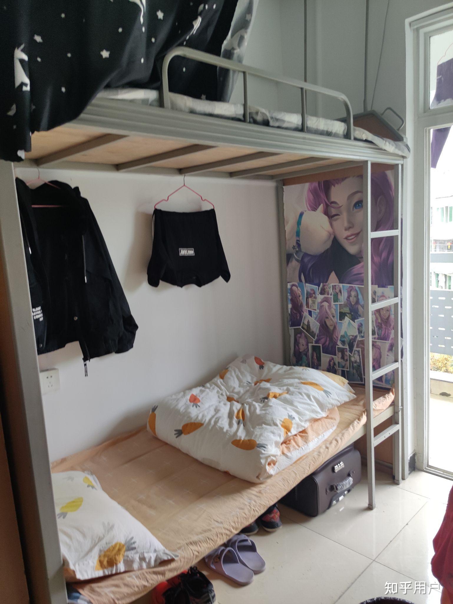 四川现代艺术学校寝室图片