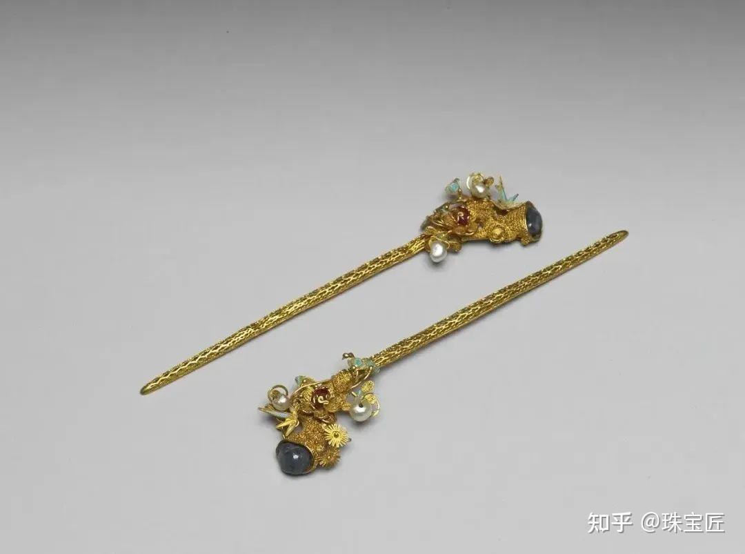 古代首饰界黑科技!簪子也能防中暑?明清贵妇的降温神器:“会呼吸”的气通簪 - 知乎