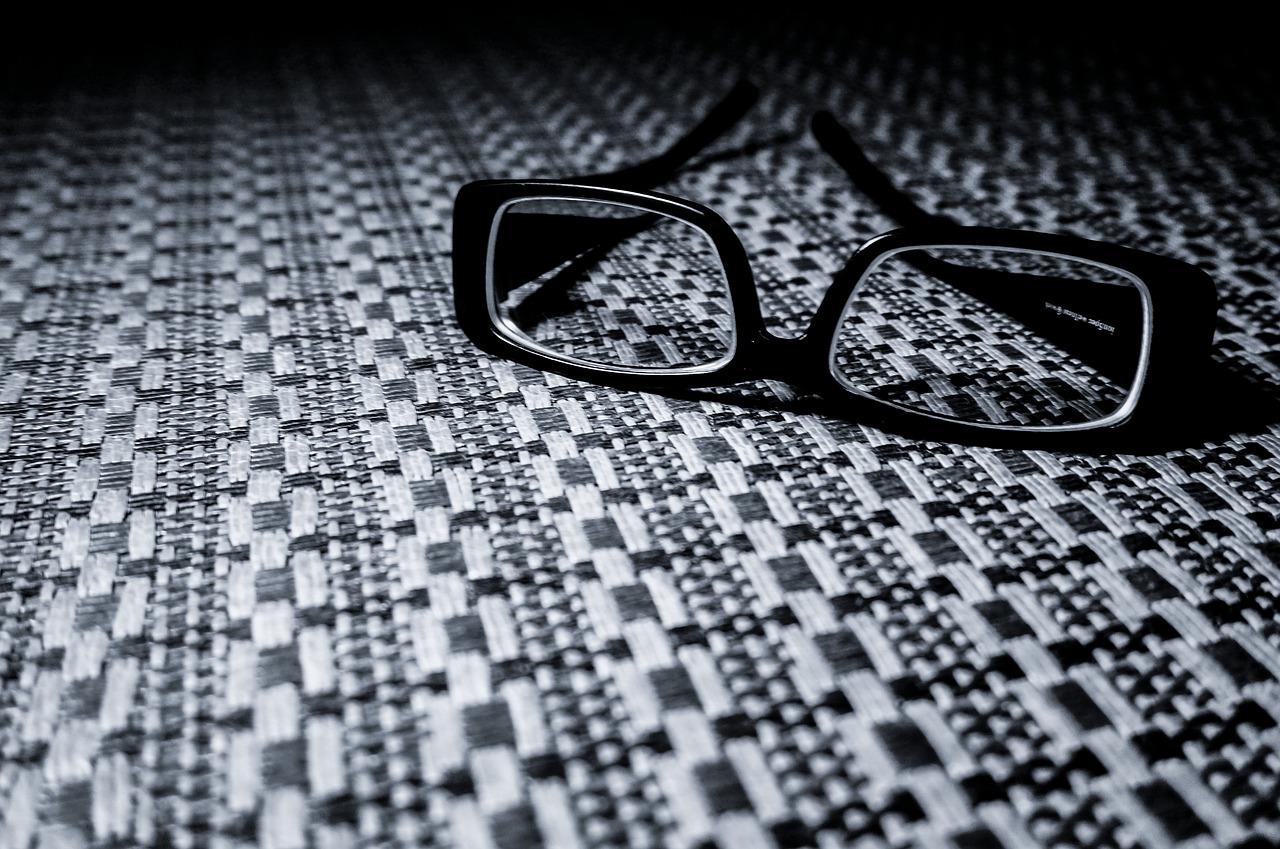 全框眼镜怎么装镜片