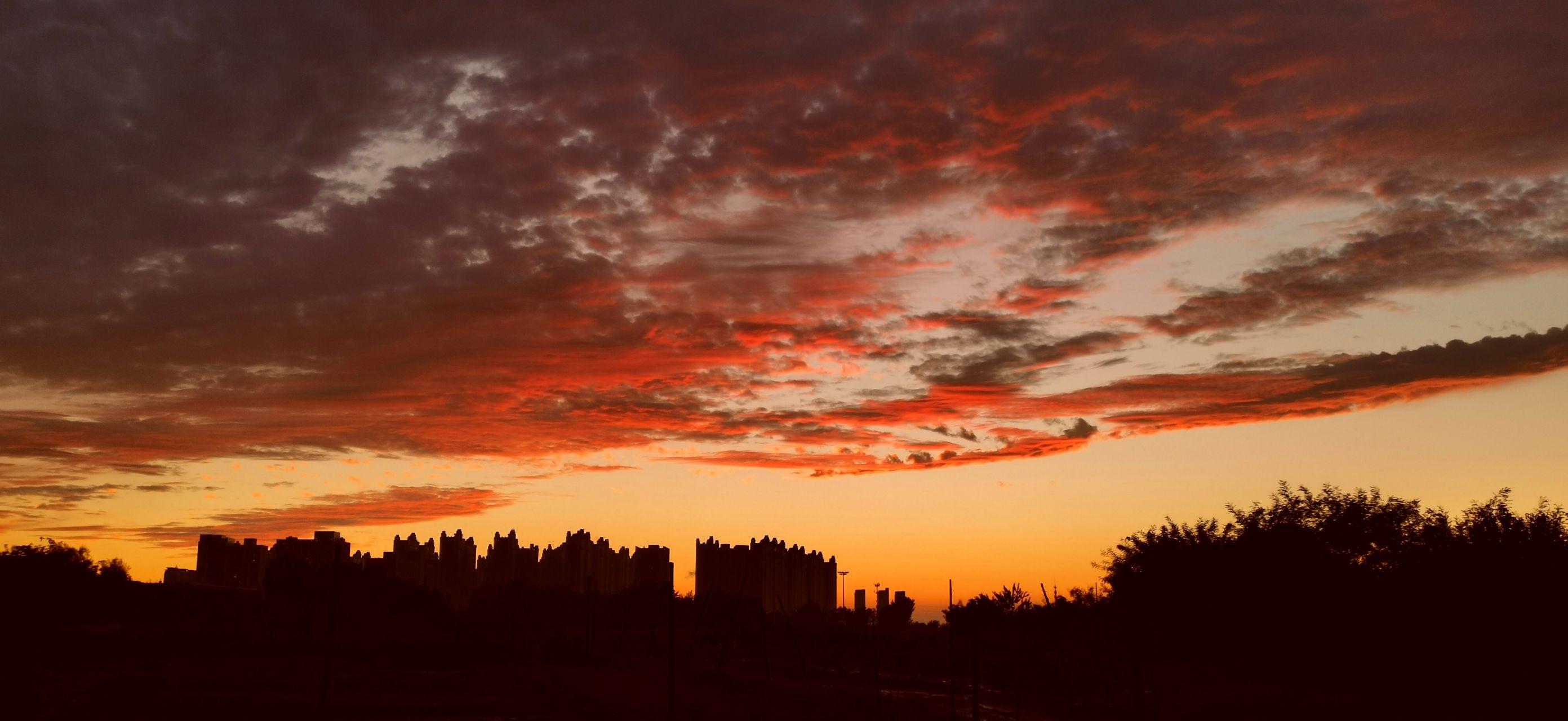 今天的天空好看吗? - 知乎