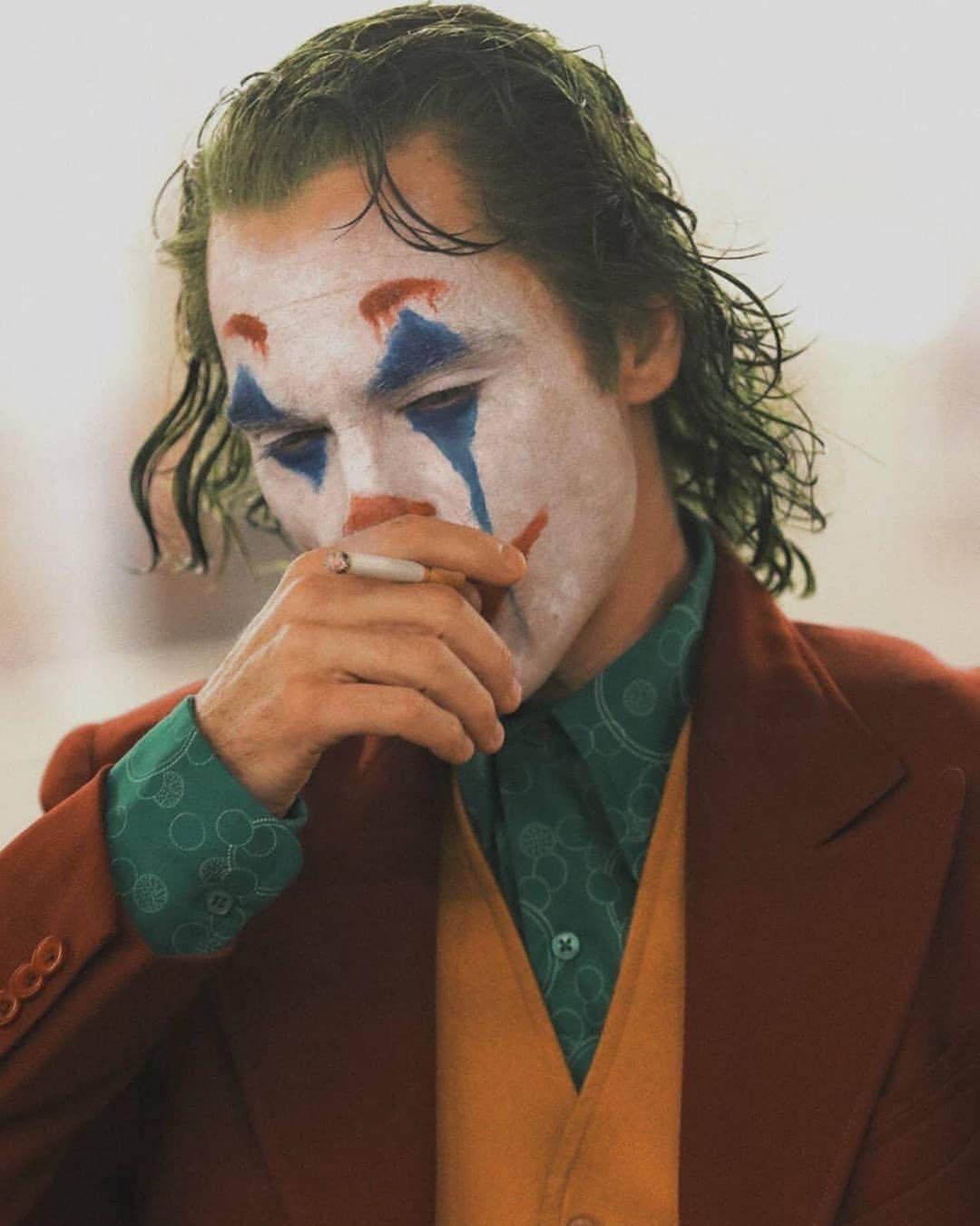 如何评价杰昆菲尼克斯(joaquin phoenix)扮演的小丑? - 知乎