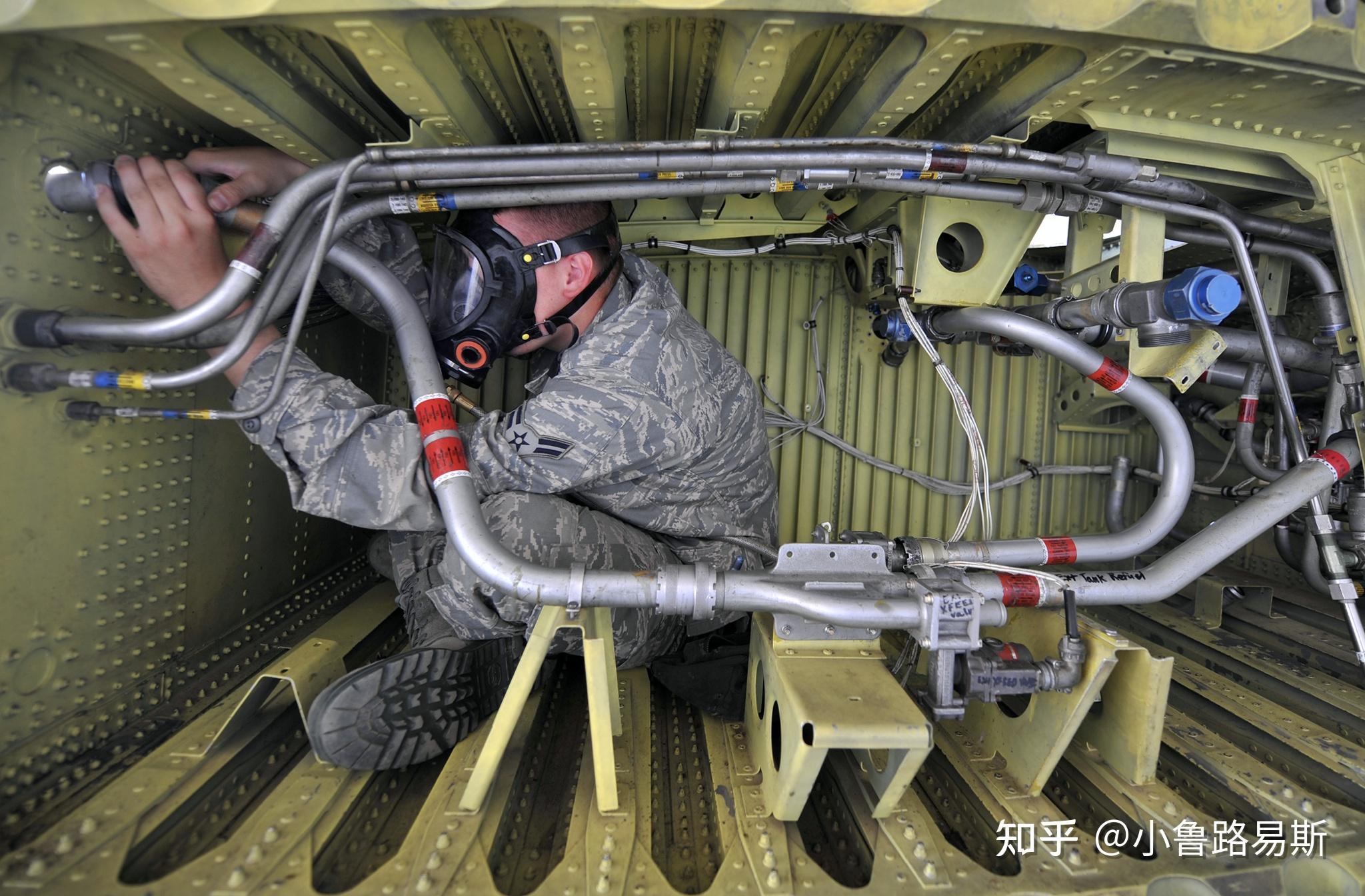 飞机油箱为什么不设在内部?