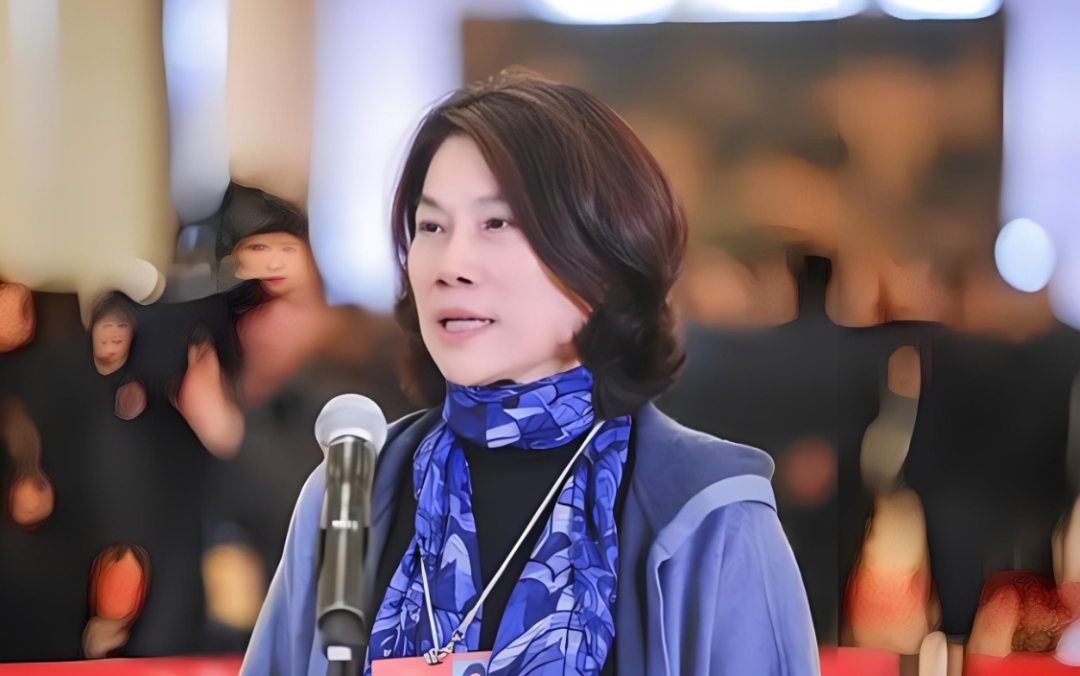 董明珠称年轻人不能为挣钱而活呼吁年轻人应树立正确的人生观和价值观