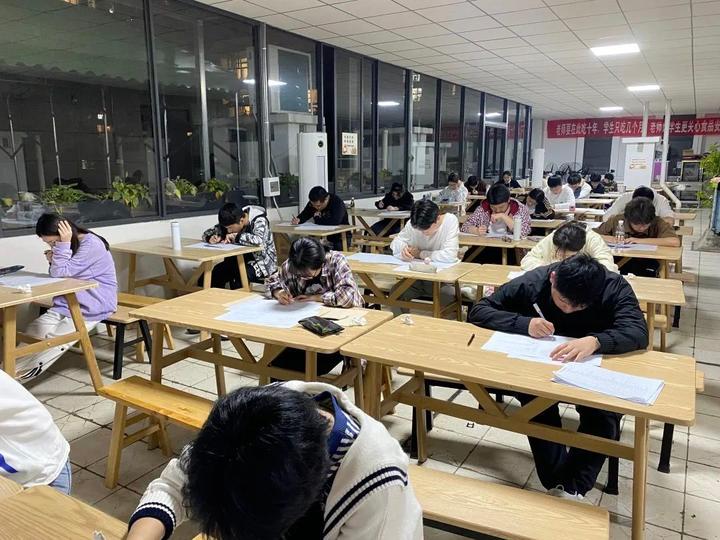 高考倒计时8天，应该多做题还是多看书/成都复读机构推荐 - 知乎