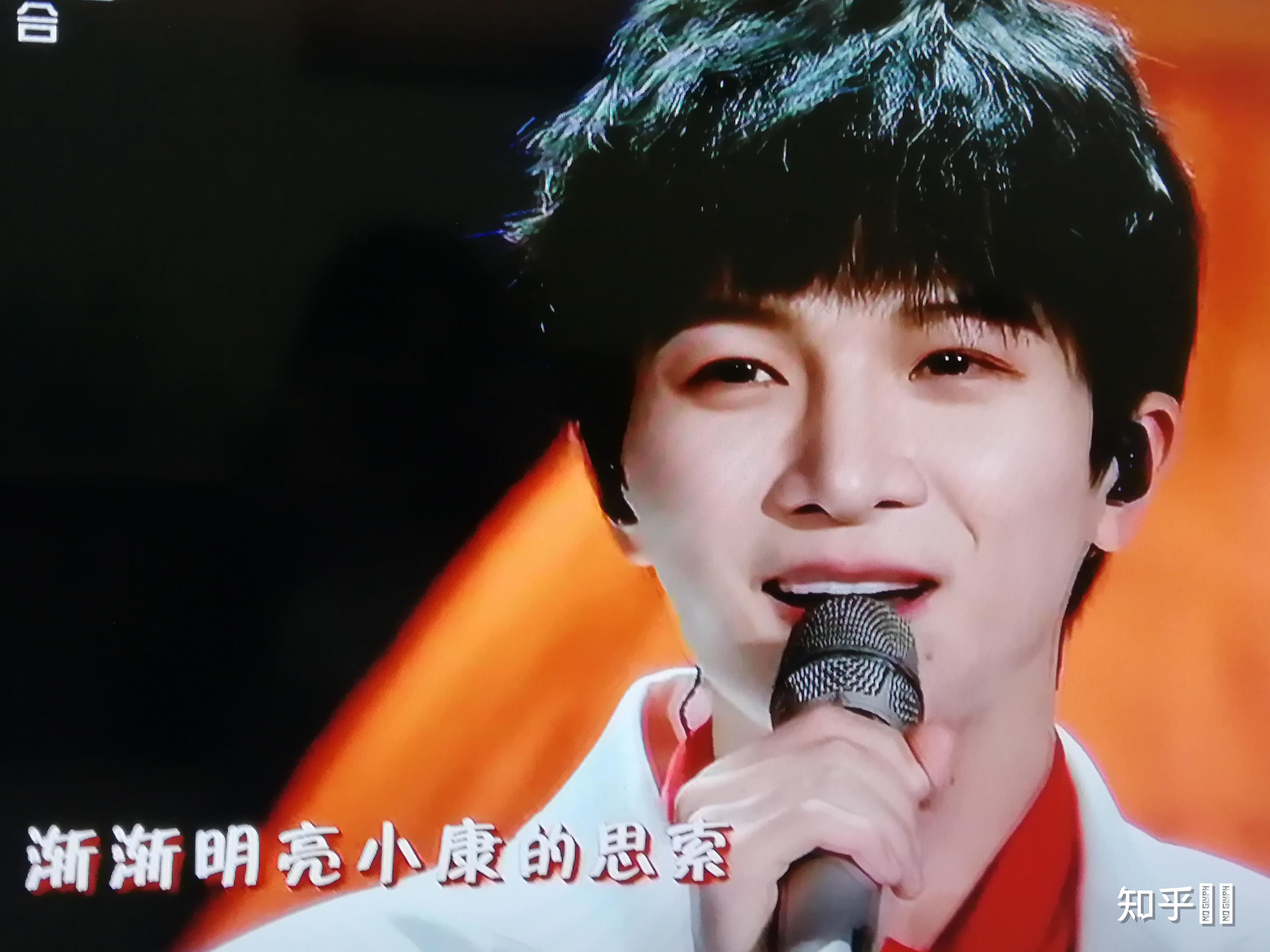 如何评价2021年春晚上周深与张也表演的节目灯火里的中国