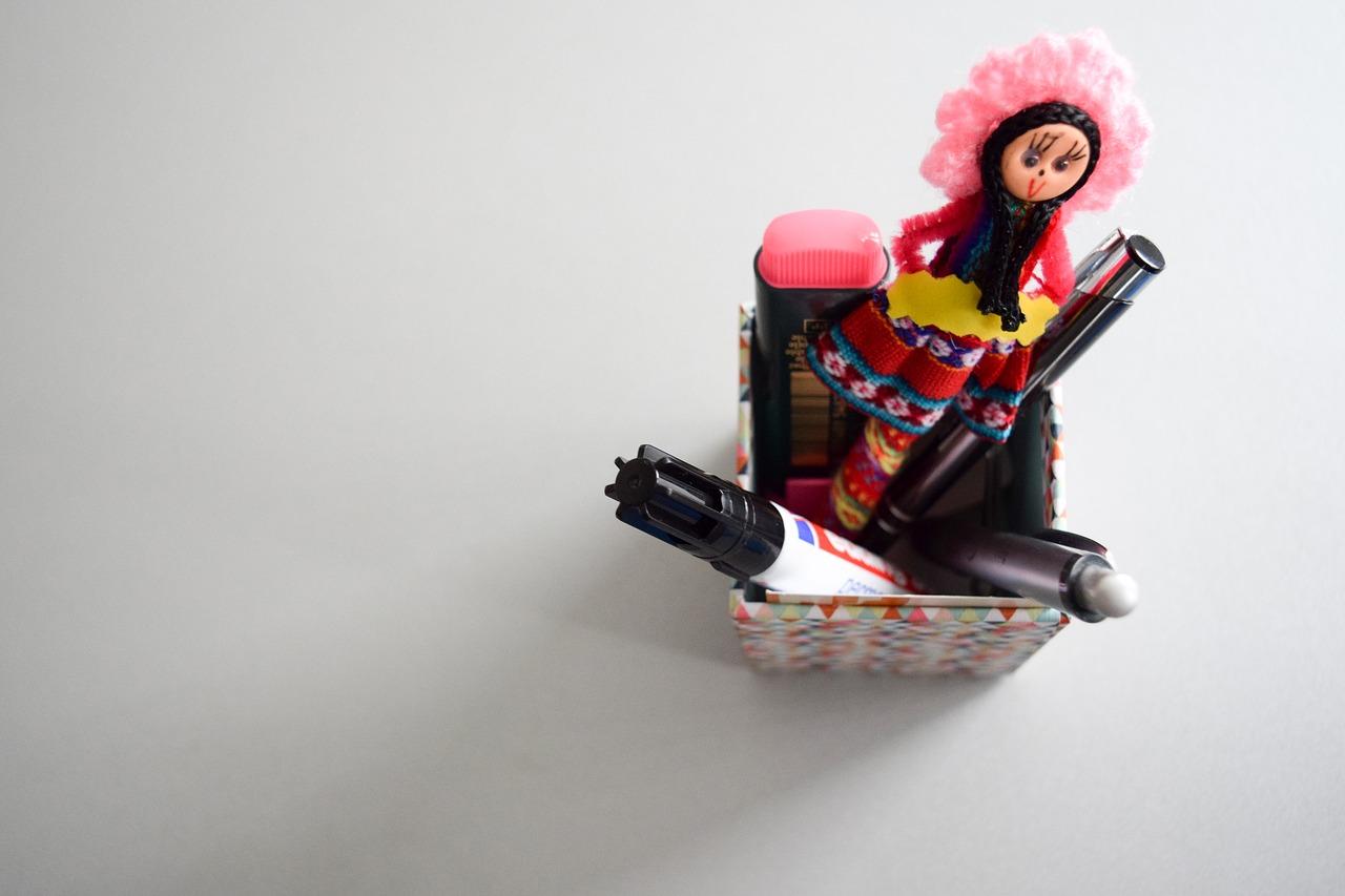 3. 使用粘合剂修复