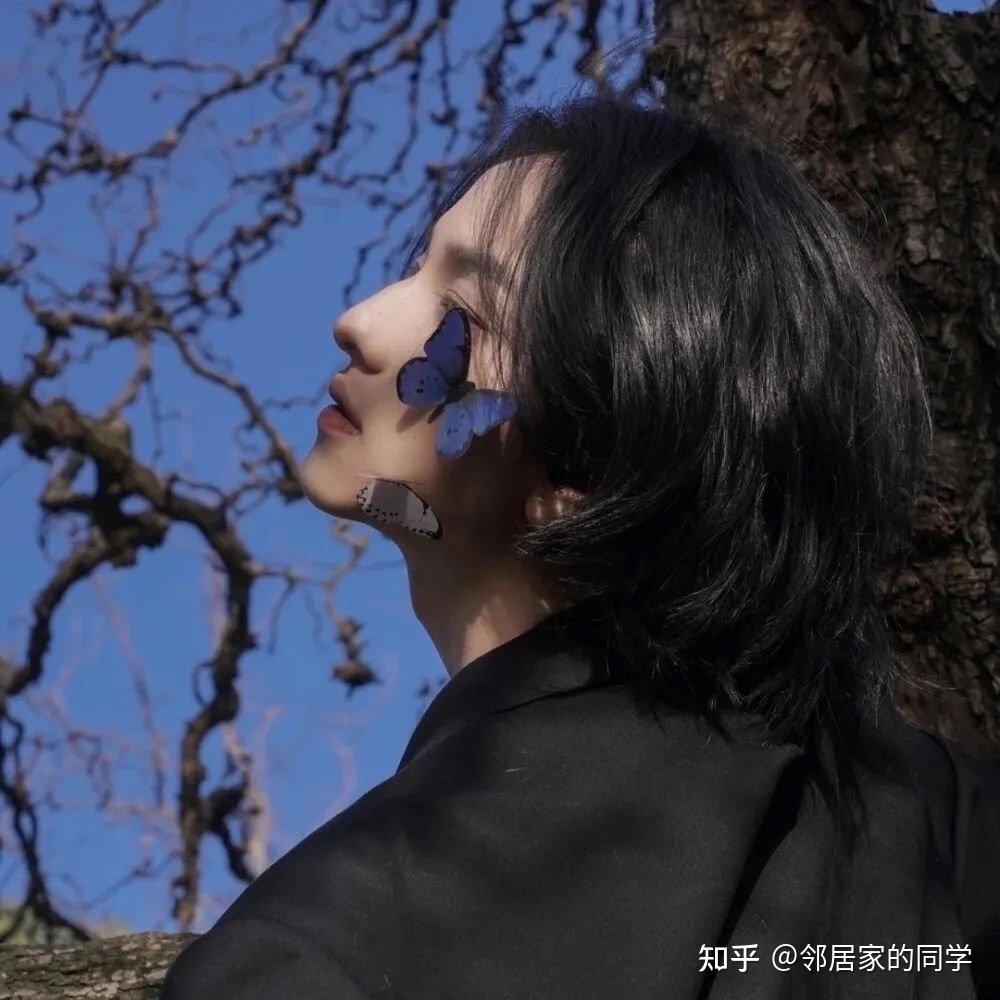 有什么中性风短发酷酷的女生的头像吗? - 知乎