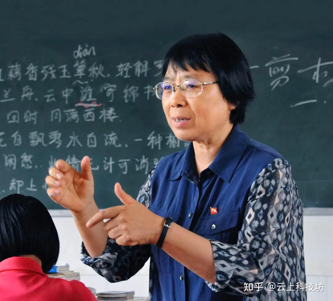 给研究生男导师送教师节礼物,600元左右预算,有什么推荐?