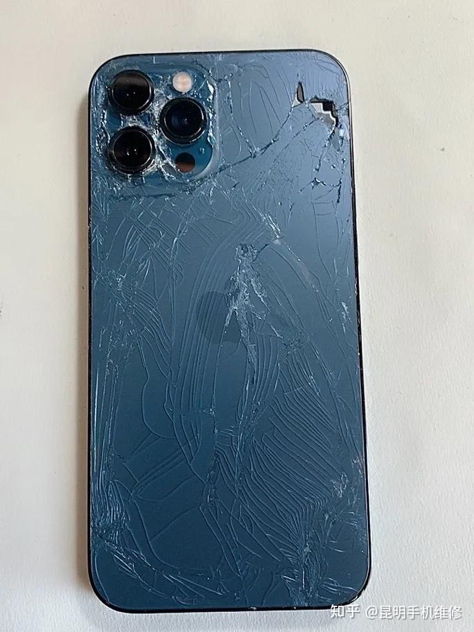 iphone 12后盖玻璃碎了一角,维修需要多少钱? - 知乎